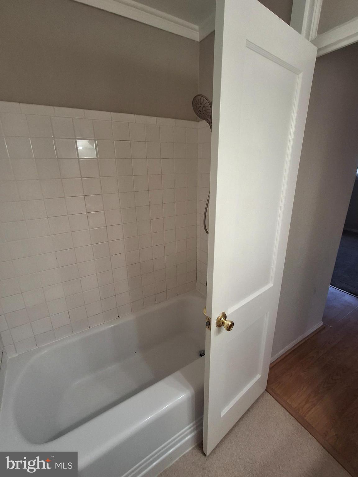 FAIRLAWN-LAUREL - Residential Lease