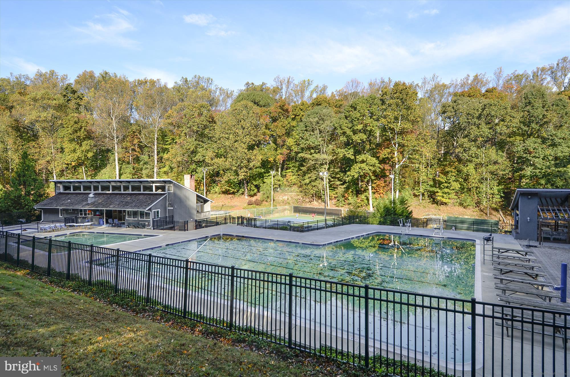 CARDEROCK SPRINGS - Residential