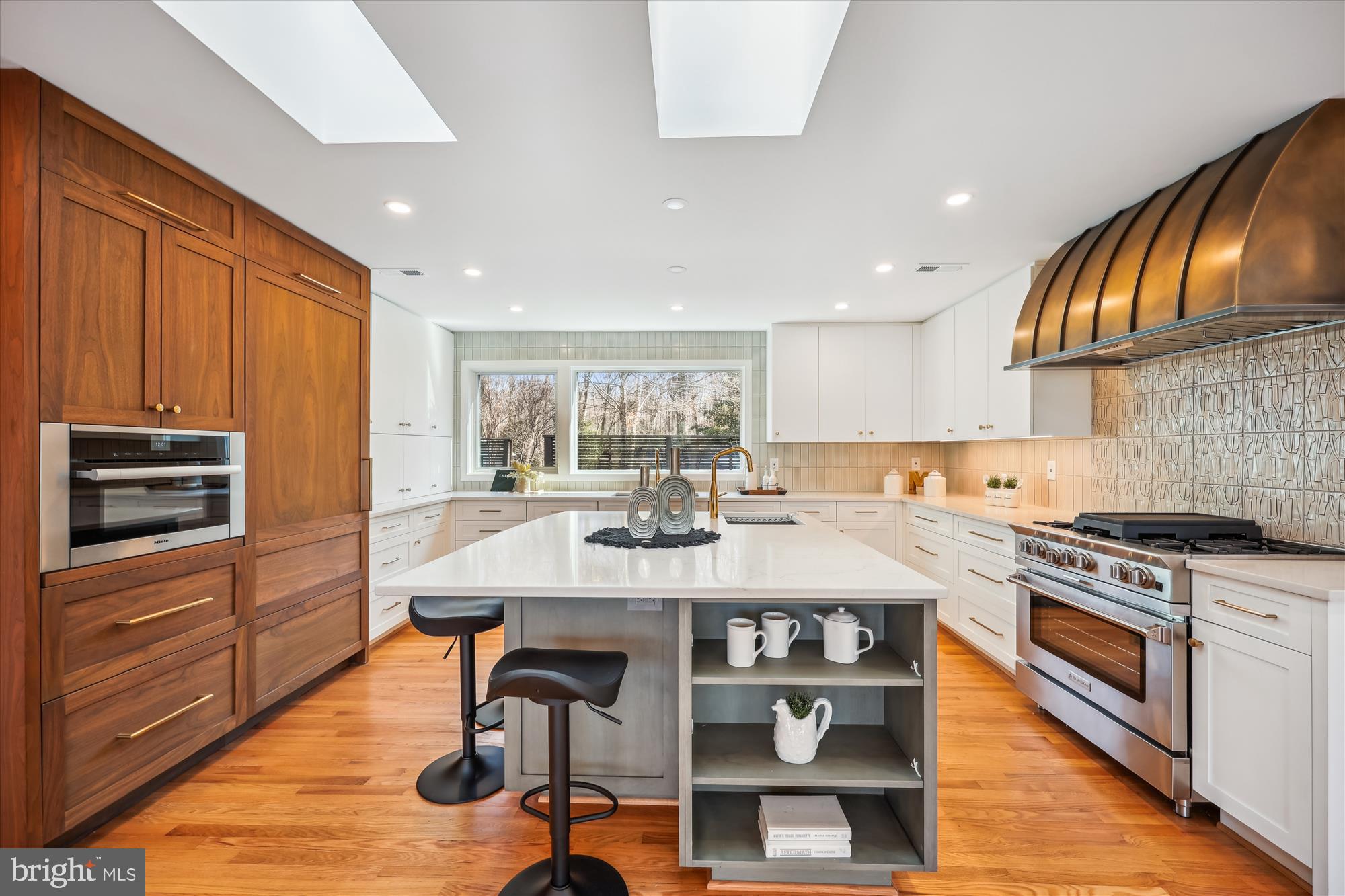 CARDEROCK SPRINGS - Residential