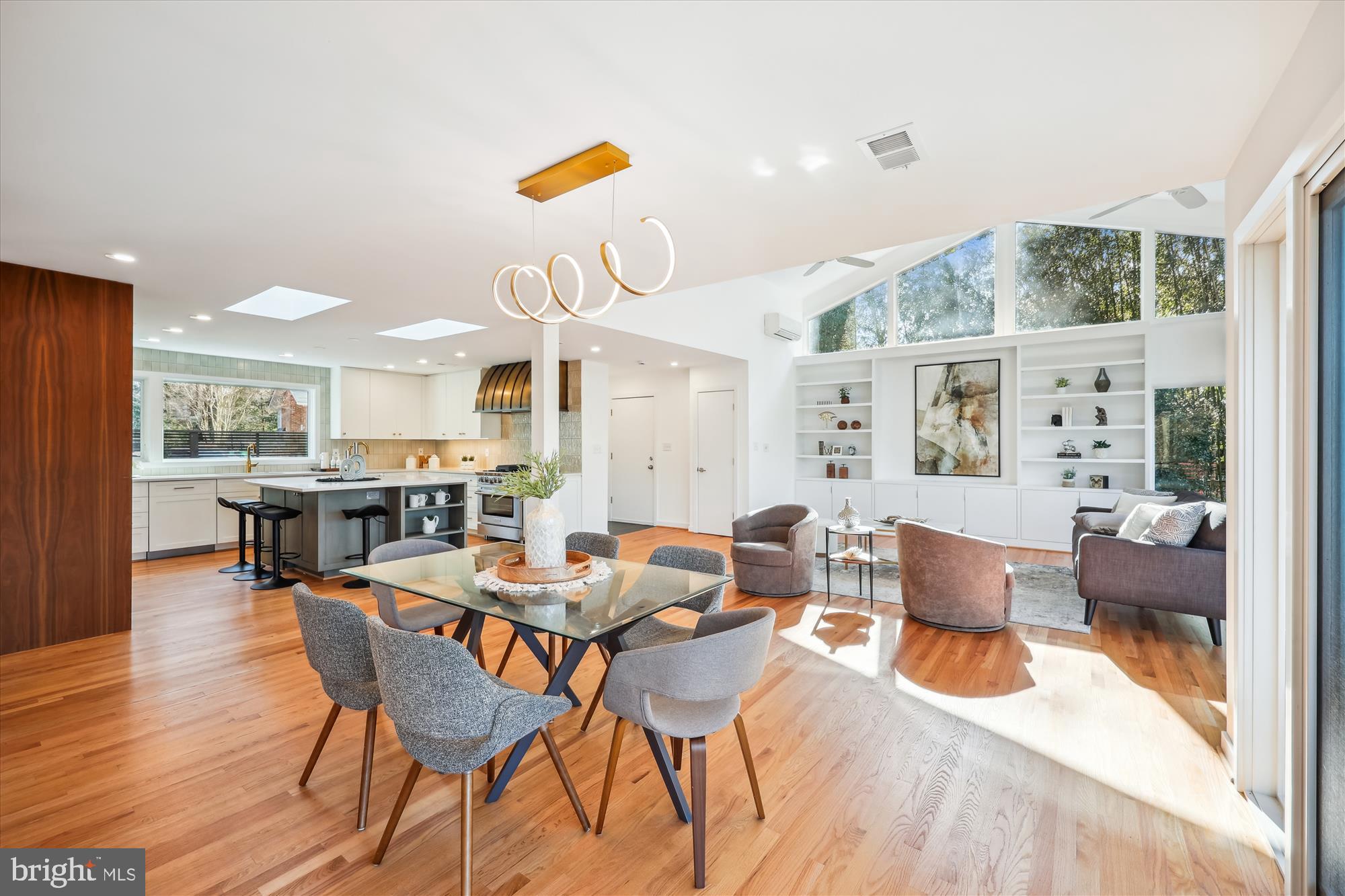 CARDEROCK SPRINGS - Residential