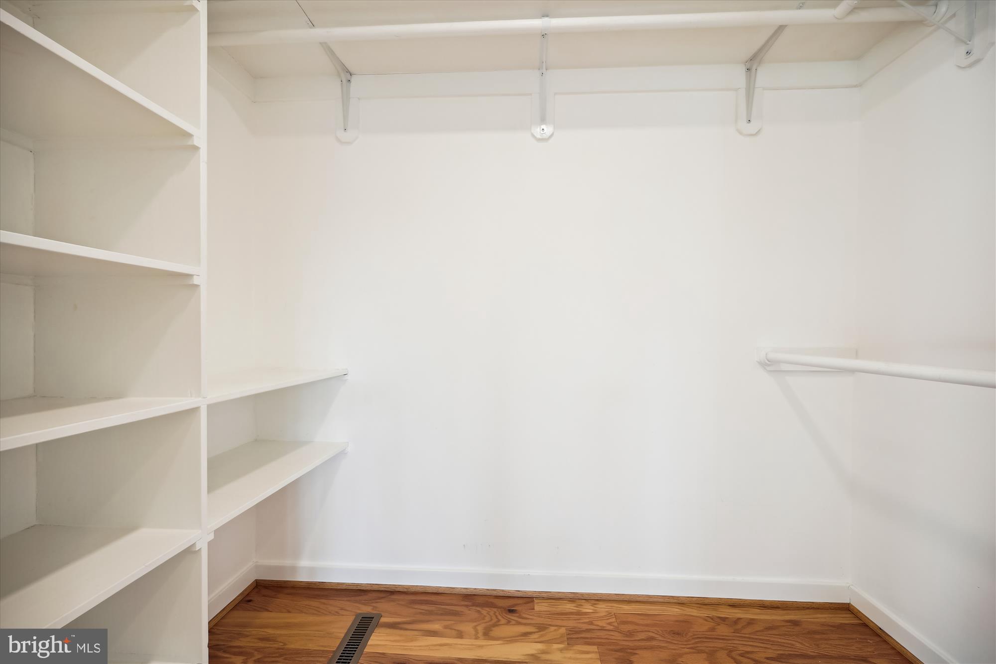 CARDEROCK SPRINGS - Residential