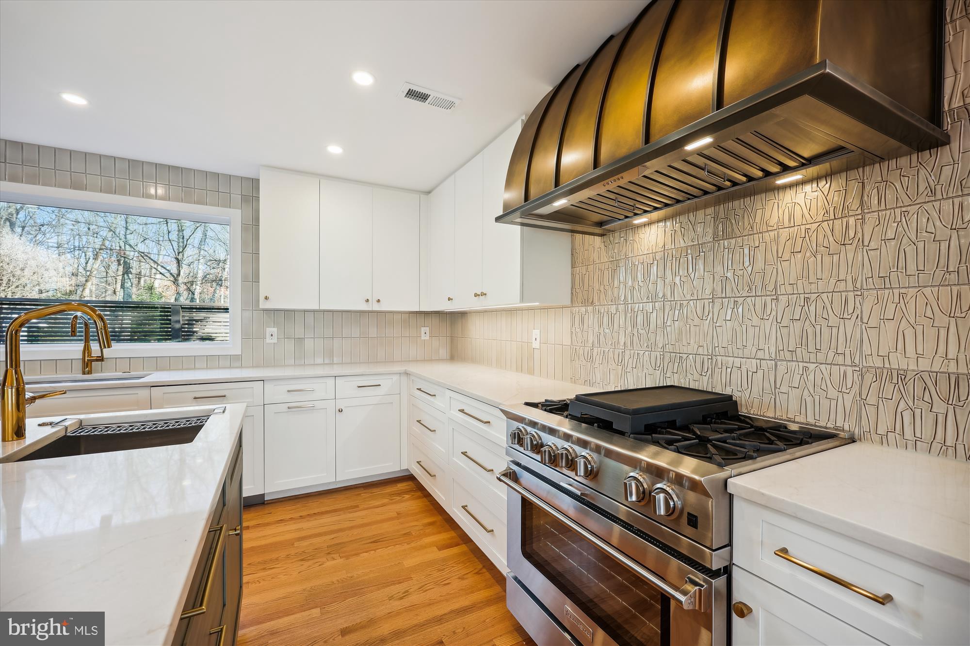 CARDEROCK SPRINGS - Residential