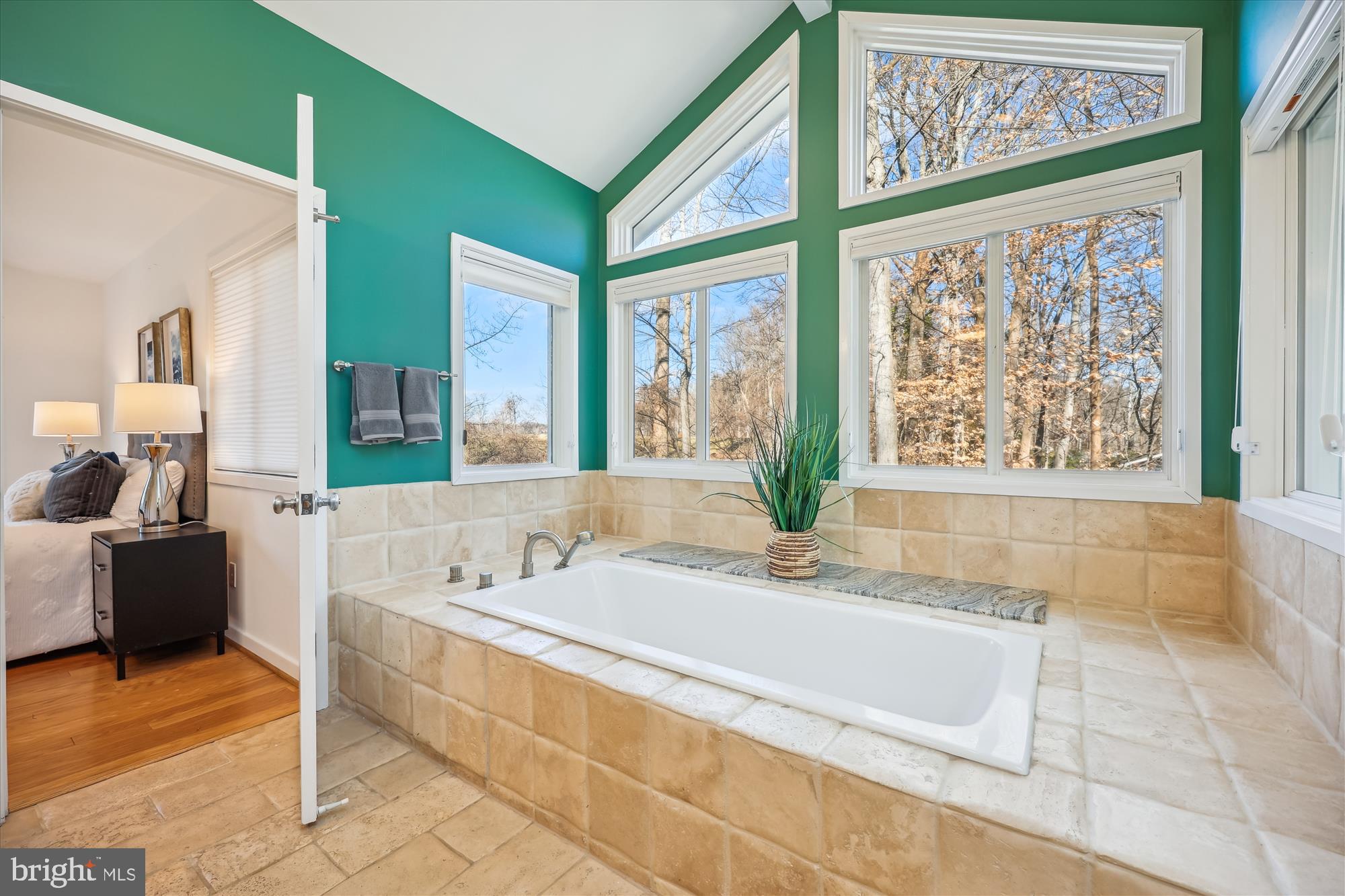 CARDEROCK SPRINGS - Residential