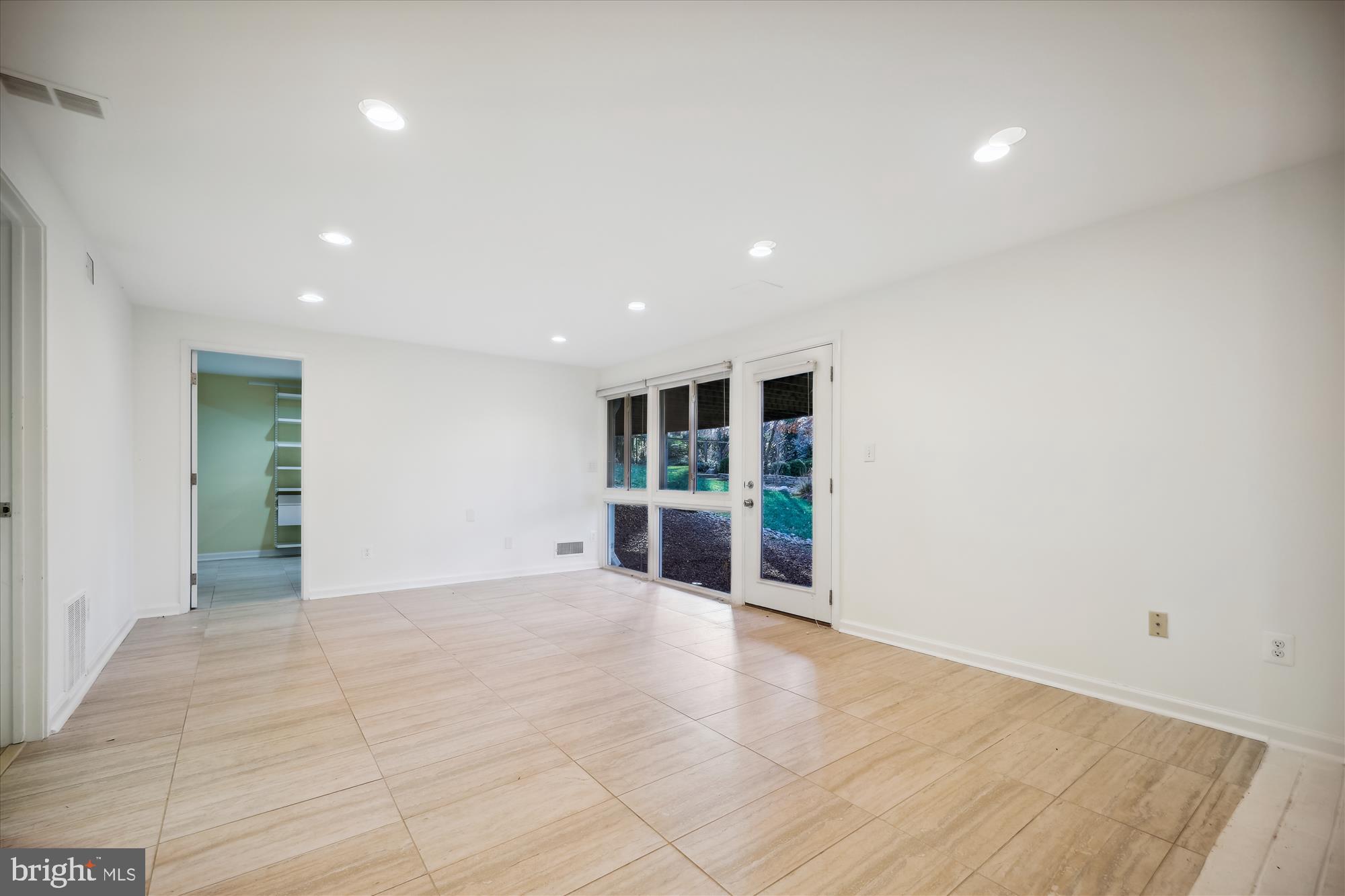 CARDEROCK SPRINGS - Residential