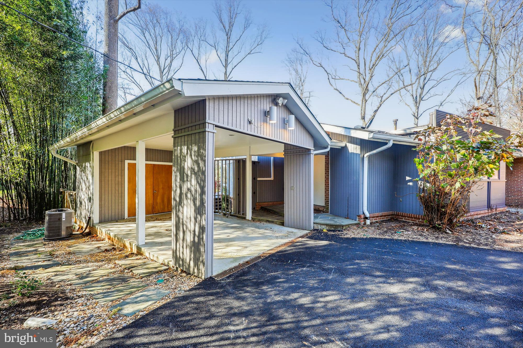 CARDEROCK SPRINGS - Residential