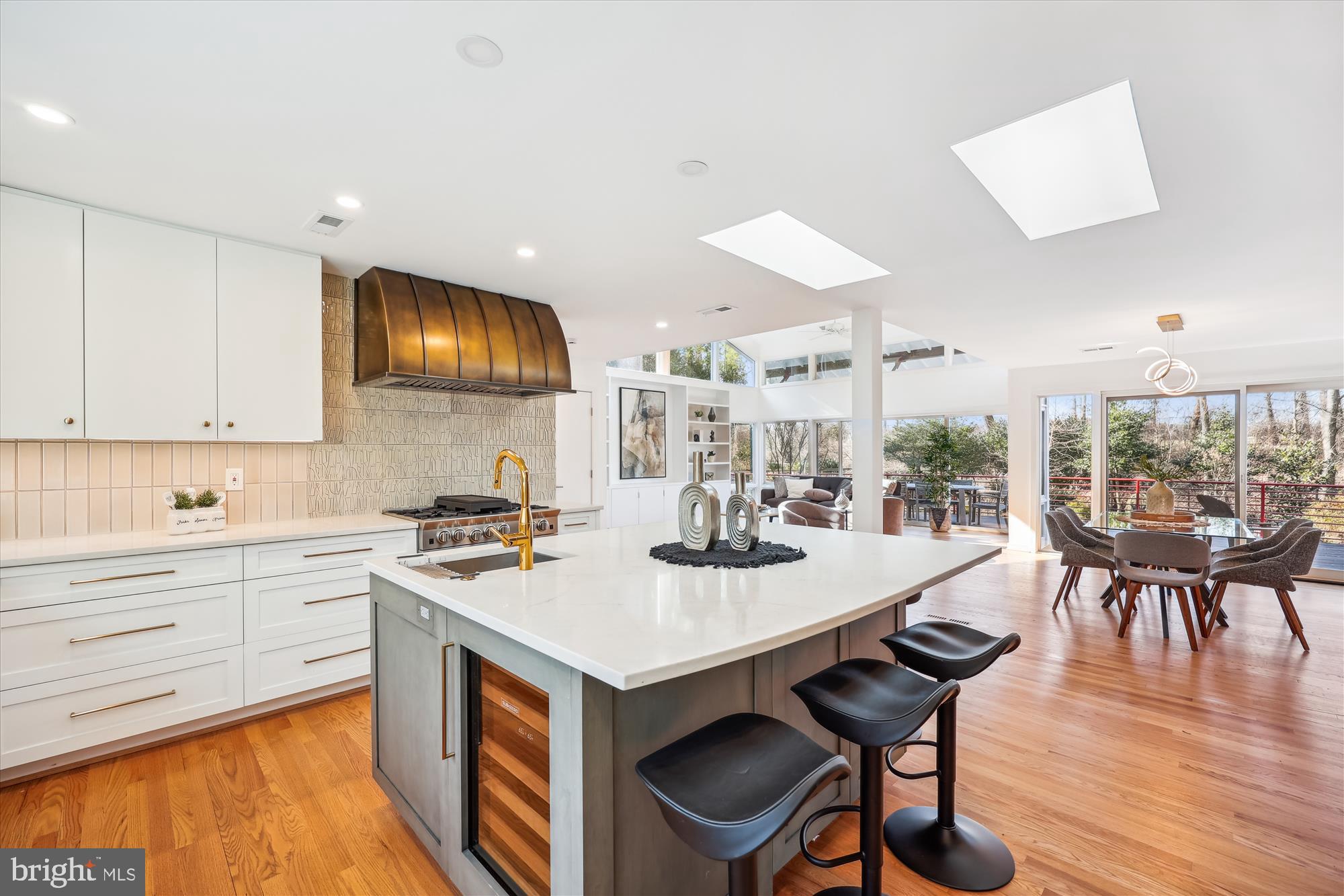 CARDEROCK SPRINGS - Residential