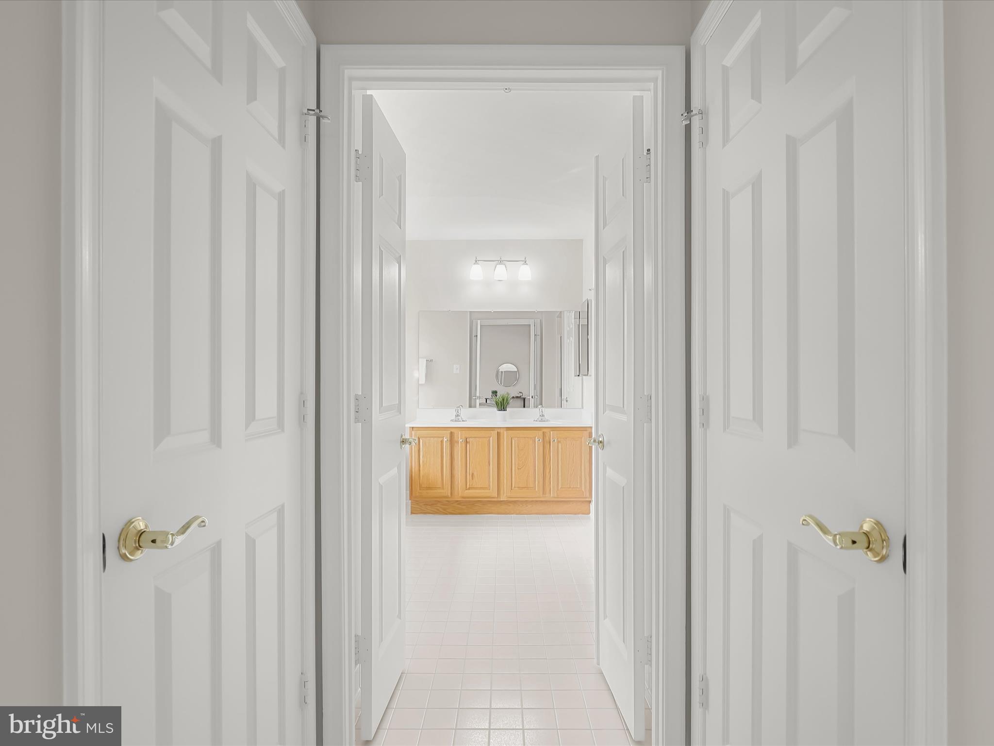 RIVER HILL - Residential