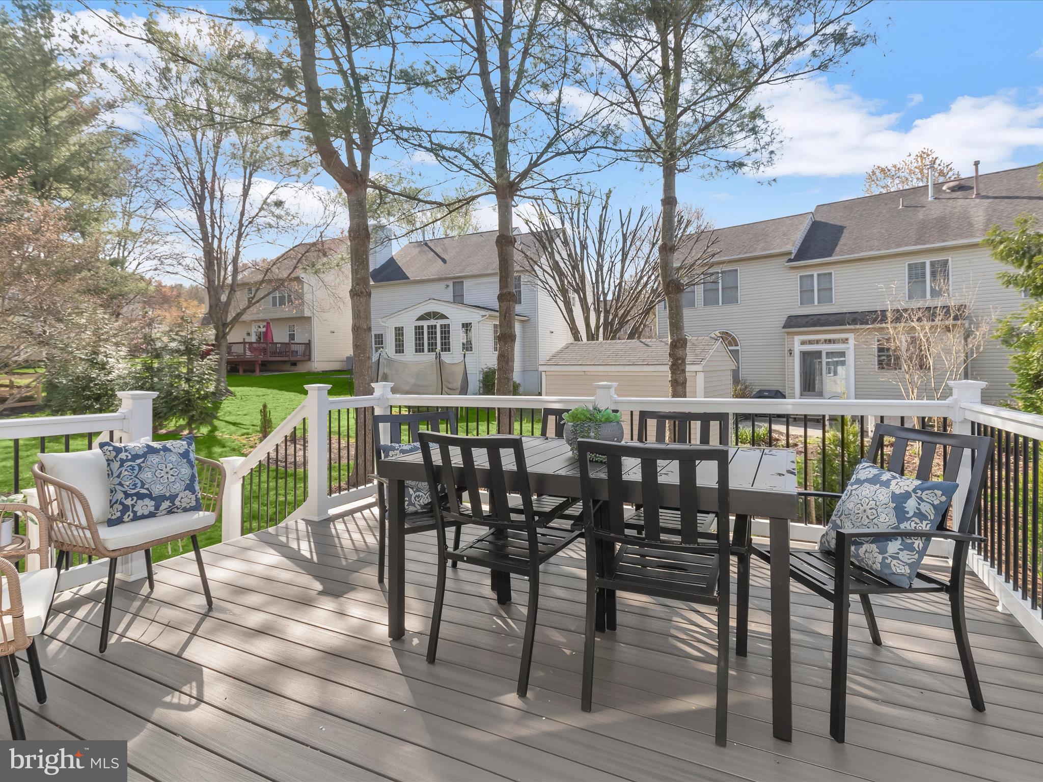 RIVER HILL - Residential