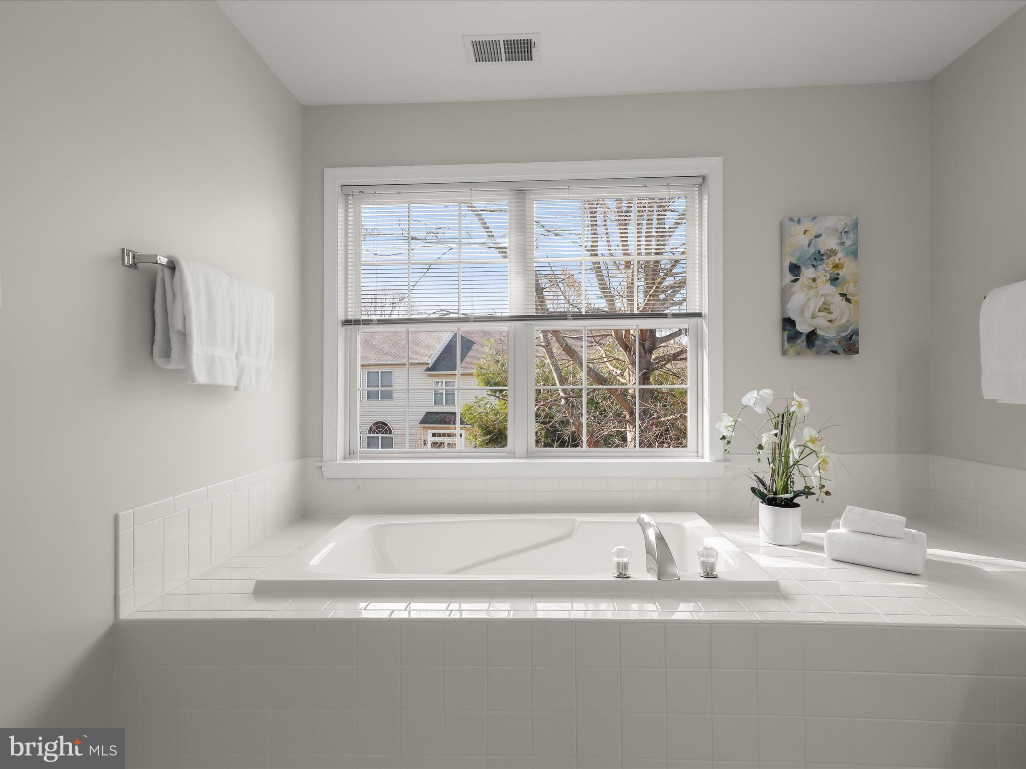 RIVER HILL - Residential