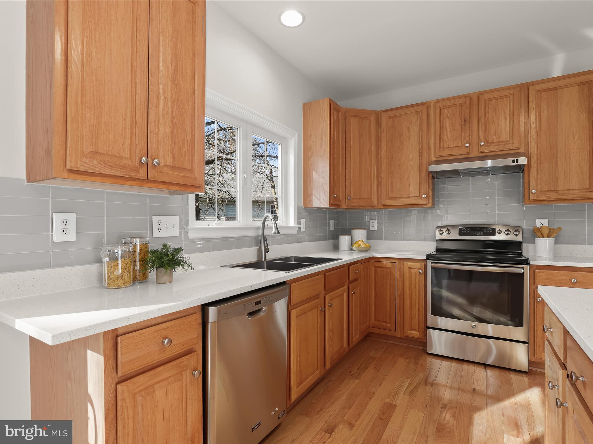 RIVER HILL - Residential