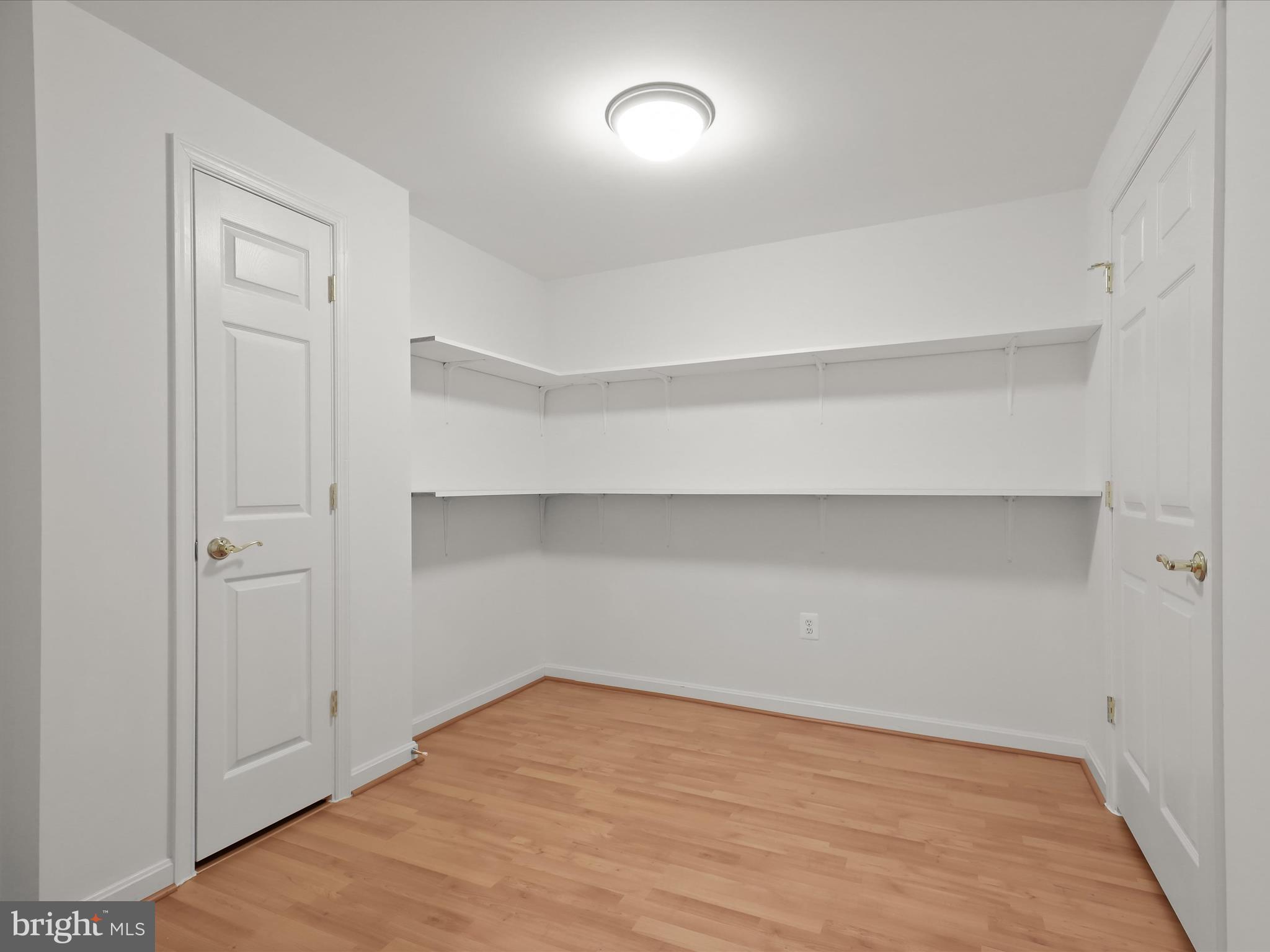 RIVER HILL - Residential