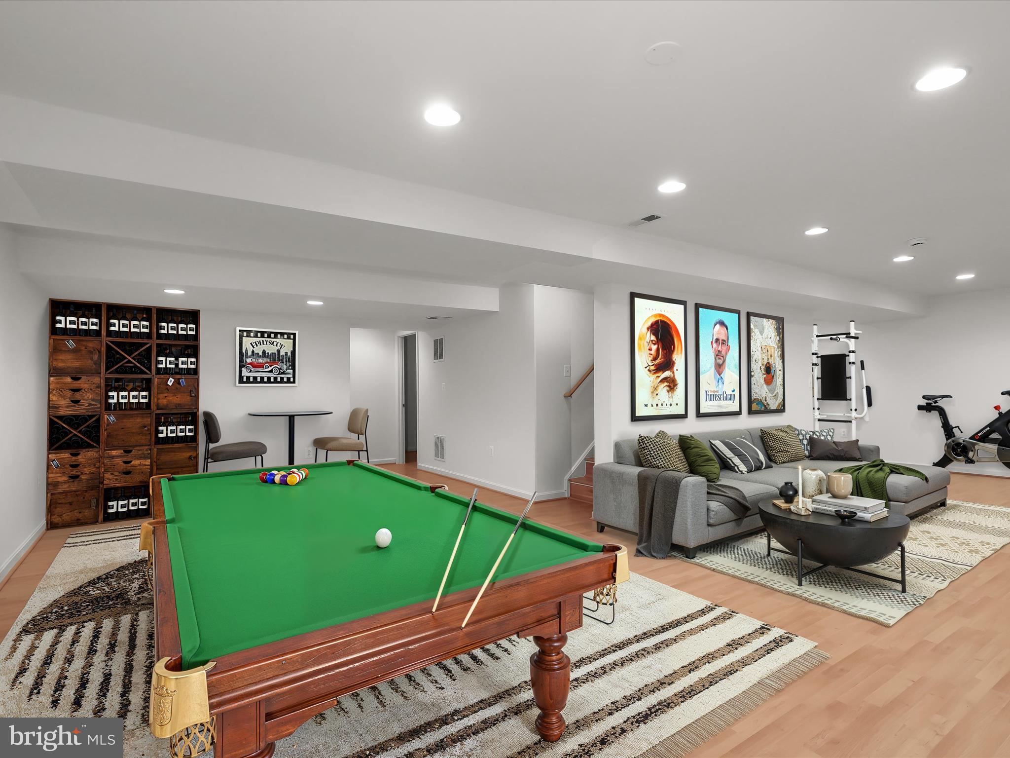 RIVER HILL - Residential