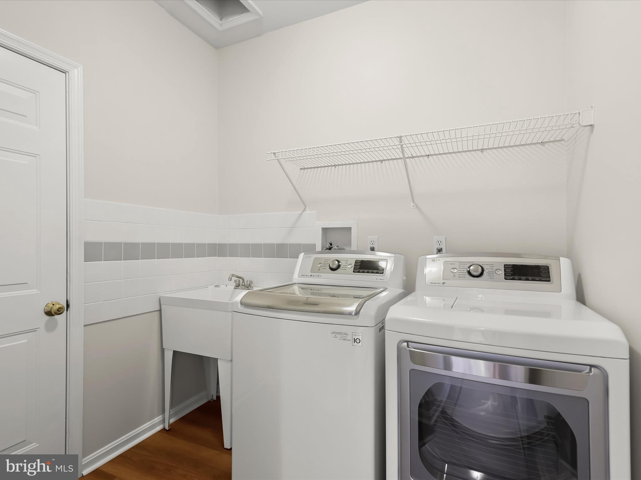 RIVER HILL - Residential