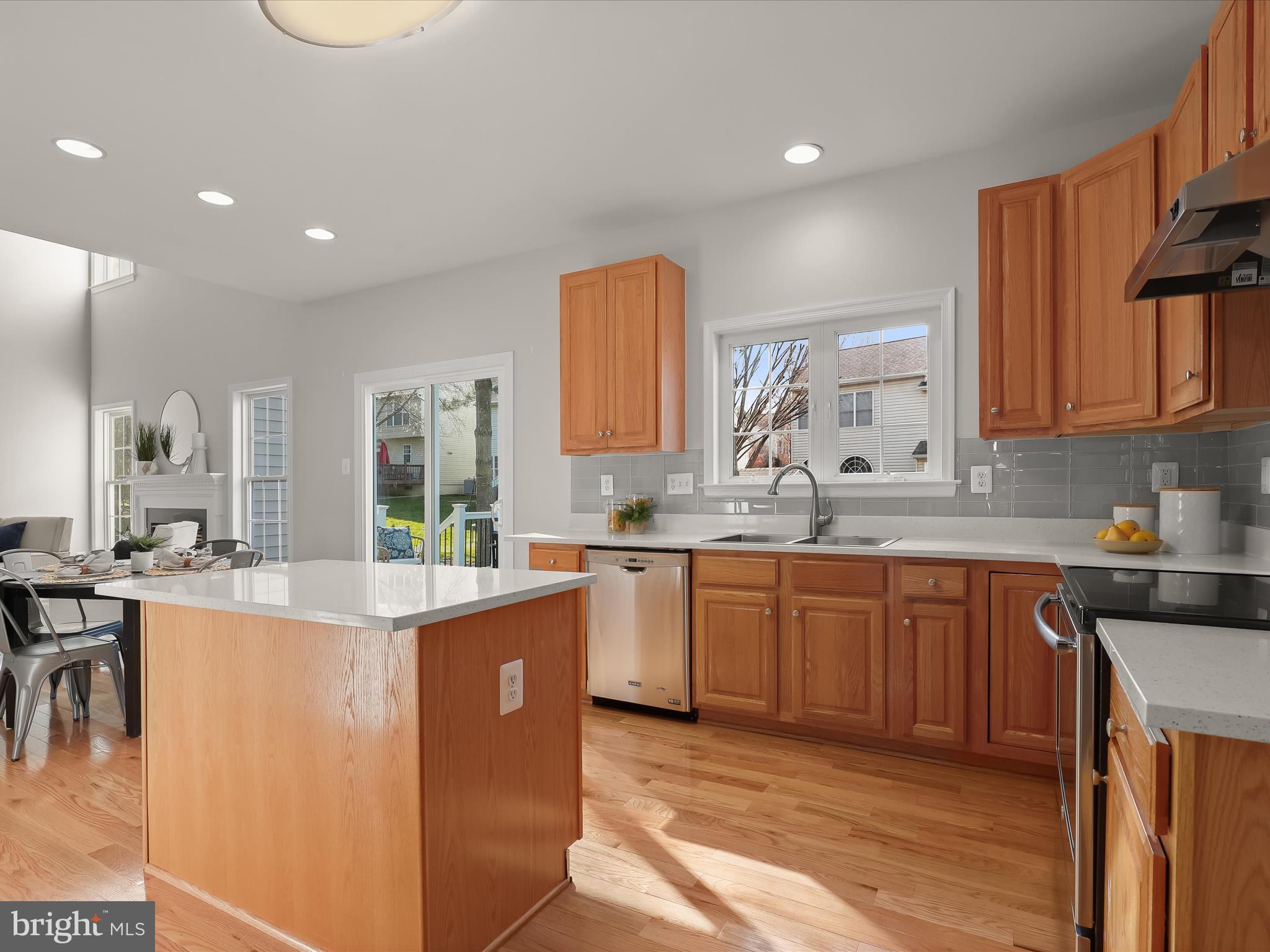 RIVER HILL - Residential