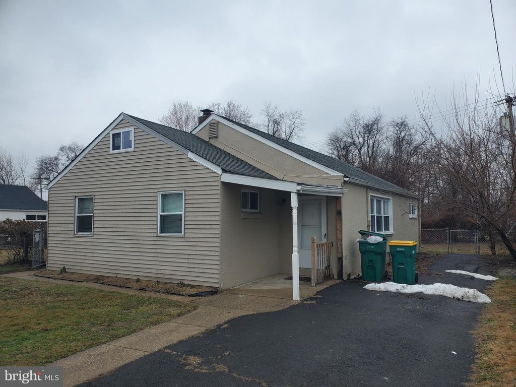 Photo of 940 Winder Drive, BRISTOL, PA 19007 (MLS # PABU2115548)