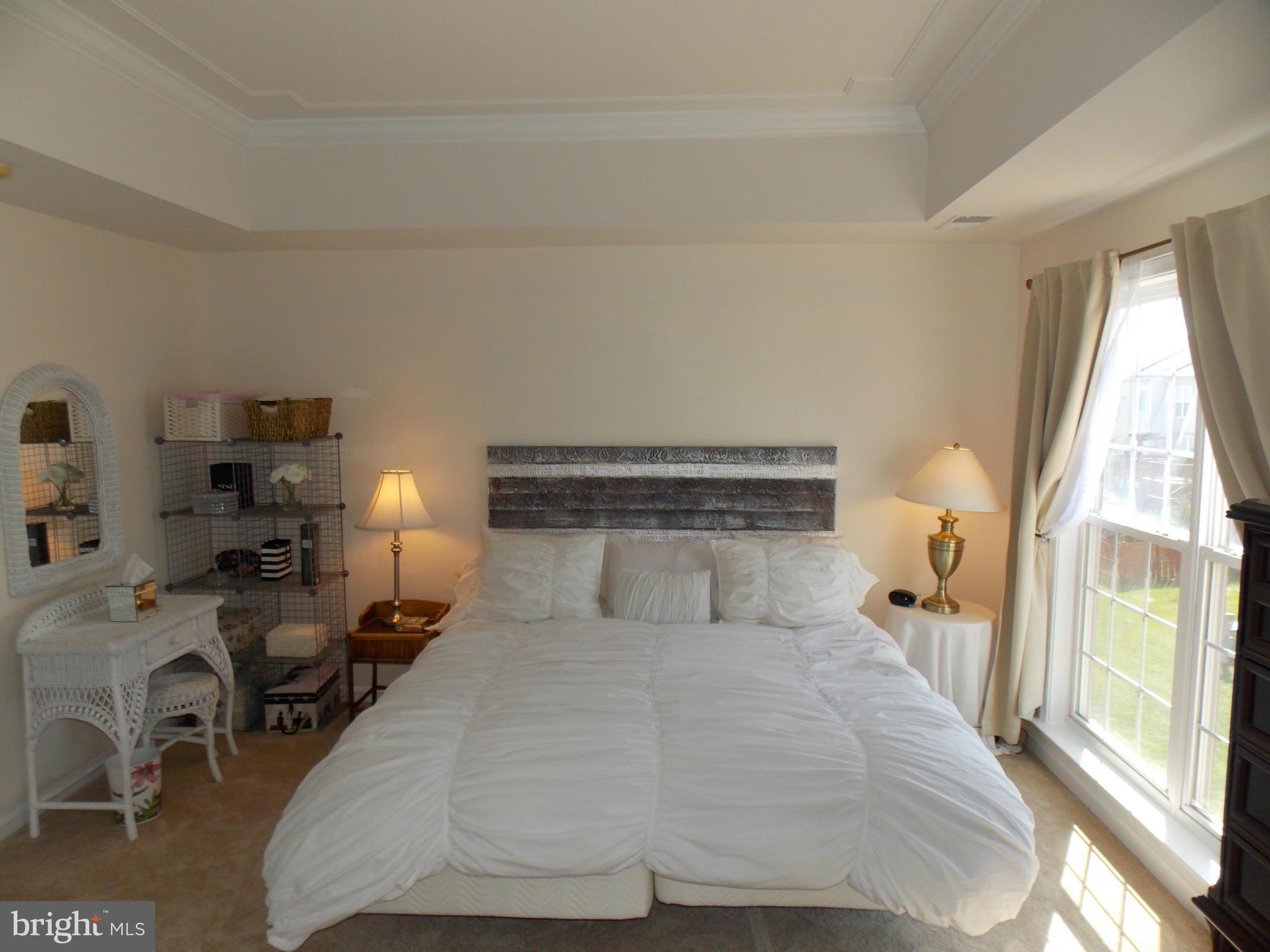 LOUDOUN PARKWAY CENTER - Residential