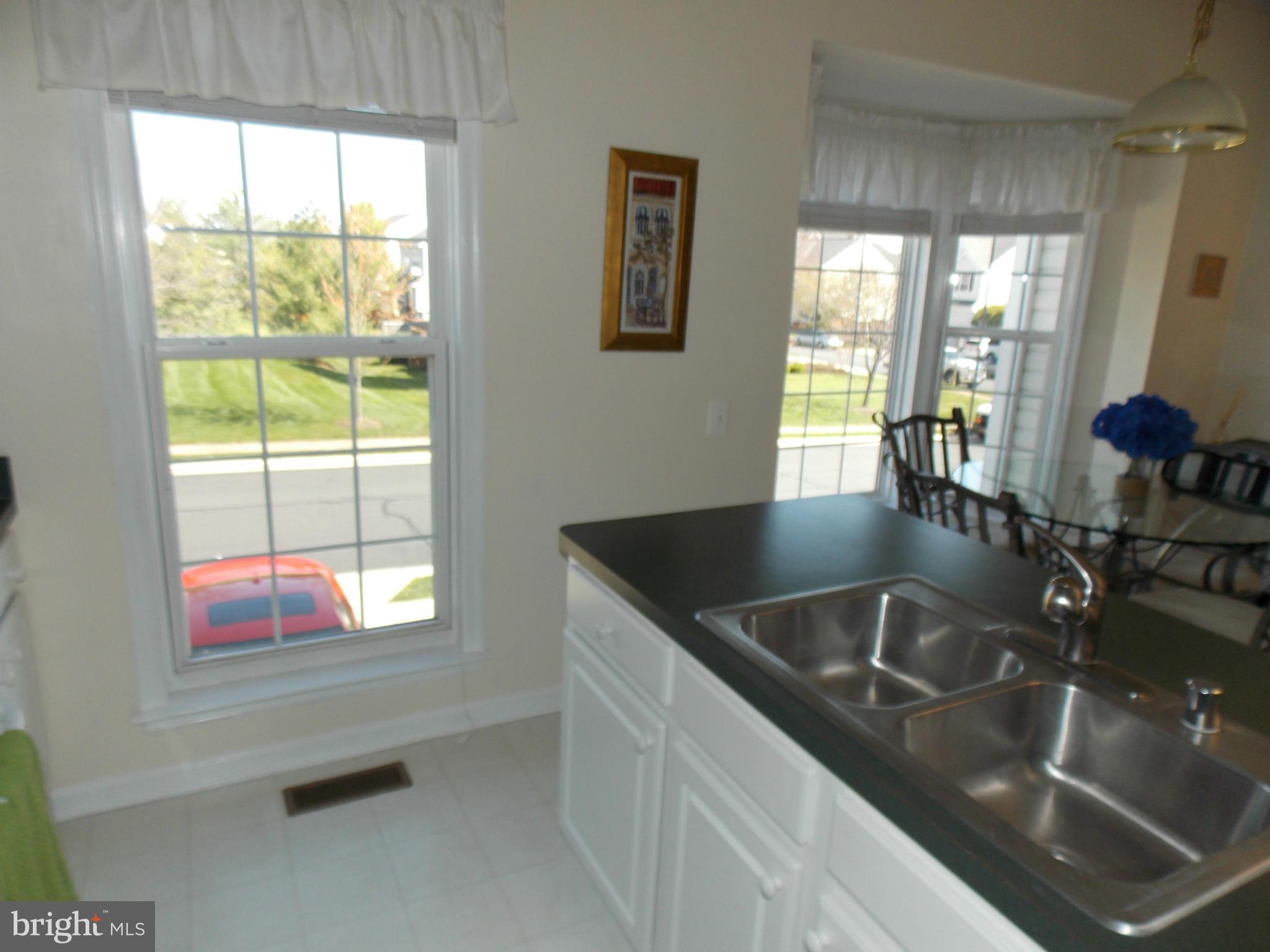 LOUDOUN PARKWAY CENTER - Residential