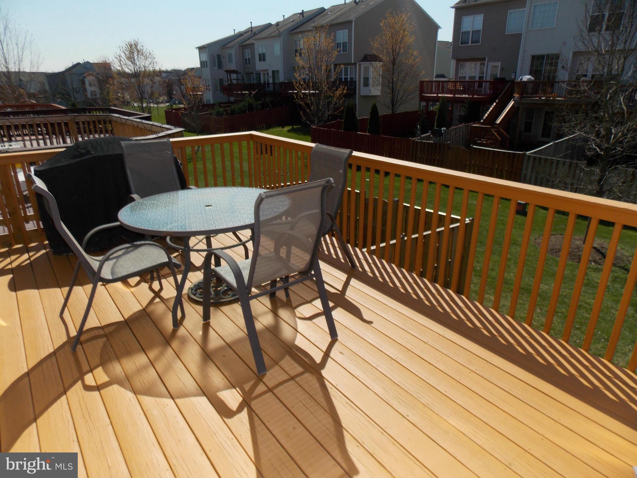 LOUDOUN PARKWAY CENTER - Residential