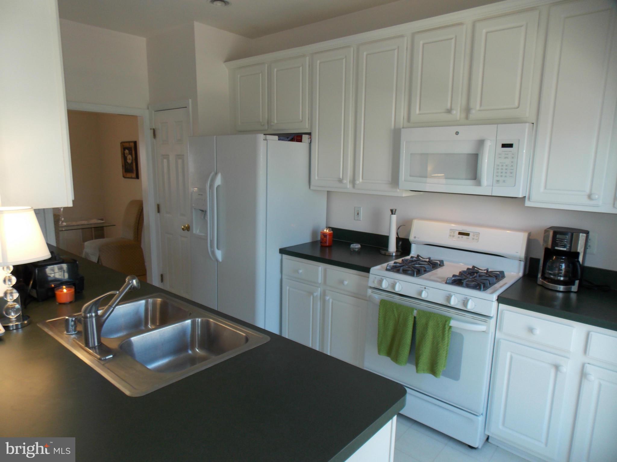 LOUDOUN PARKWAY CENTER - Residential