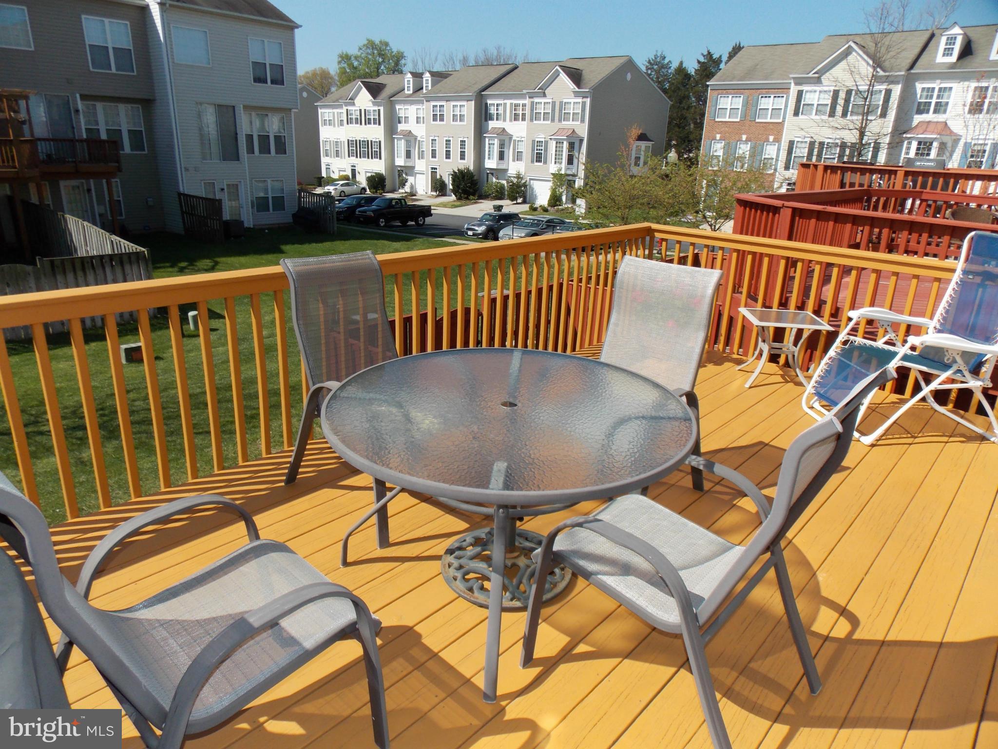 LOUDOUN PARKWAY CENTER - Residential