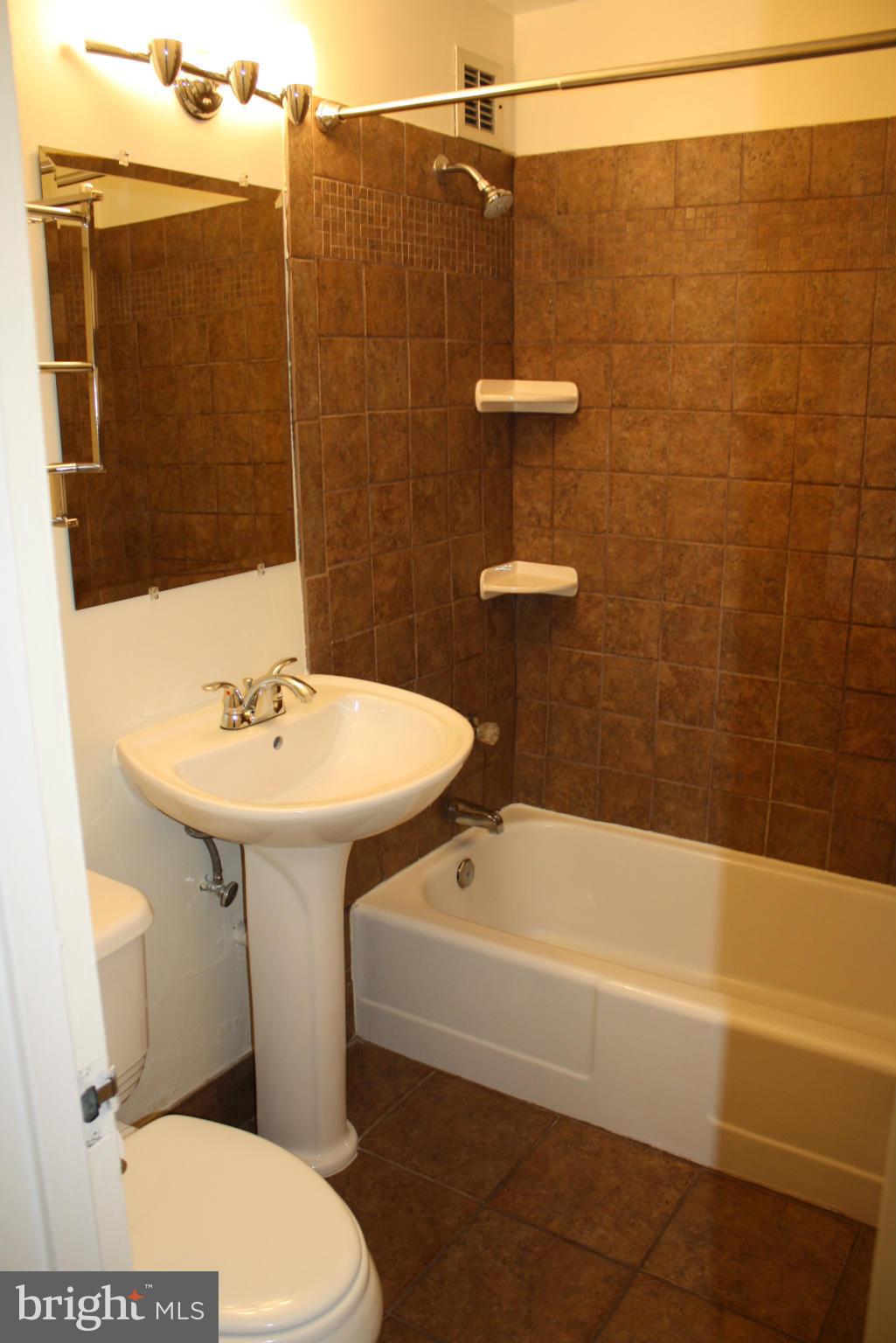 RIVER PLACE - Residential Lease