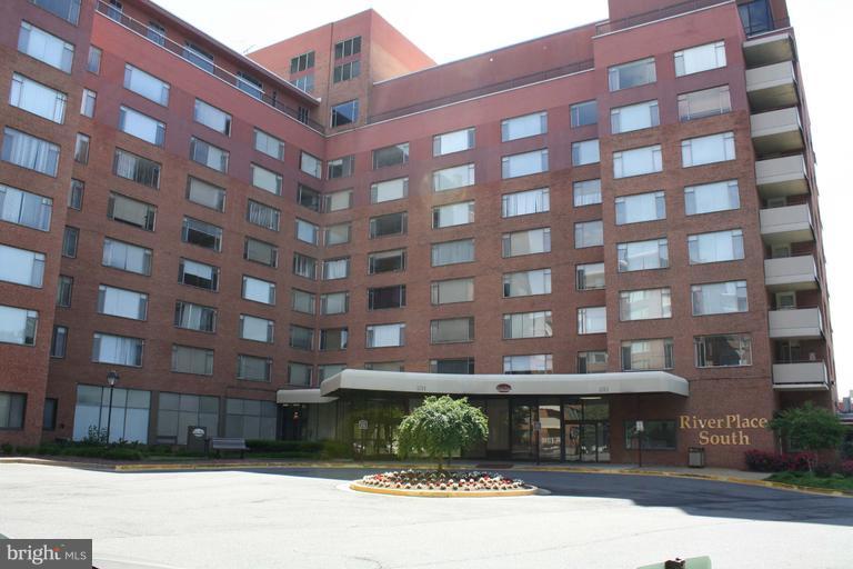 RIVER PLACE - Residential Lease