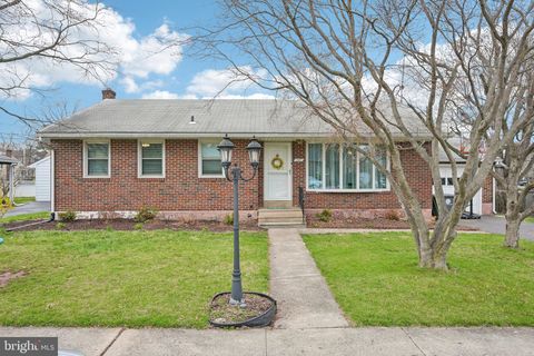 1511 CHERRY LANE POTTSTOWN PA 19464