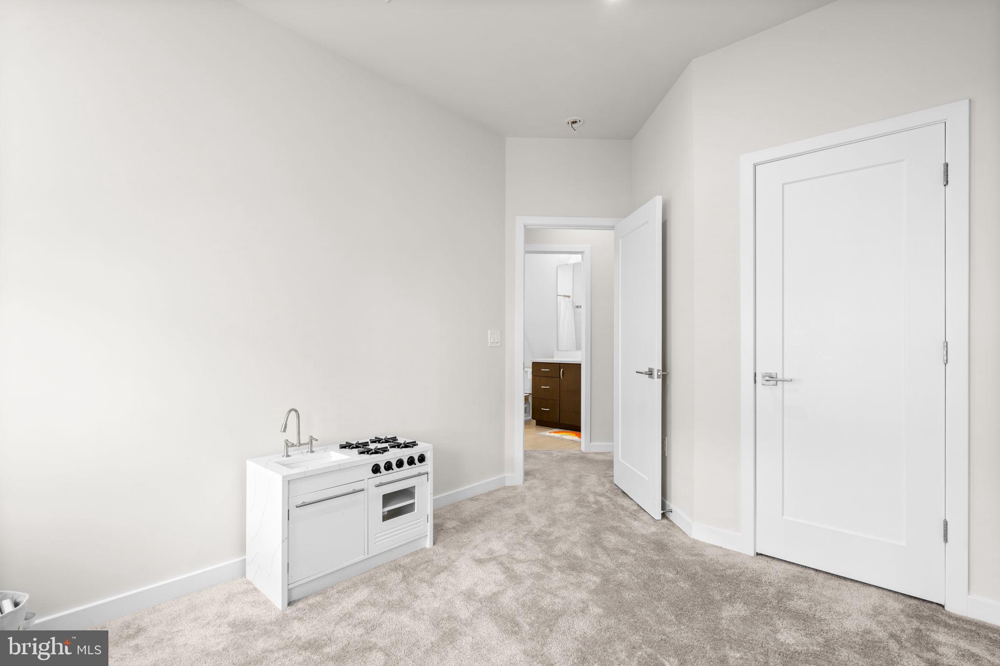 UNION PARK AT MCLEAN - Residential