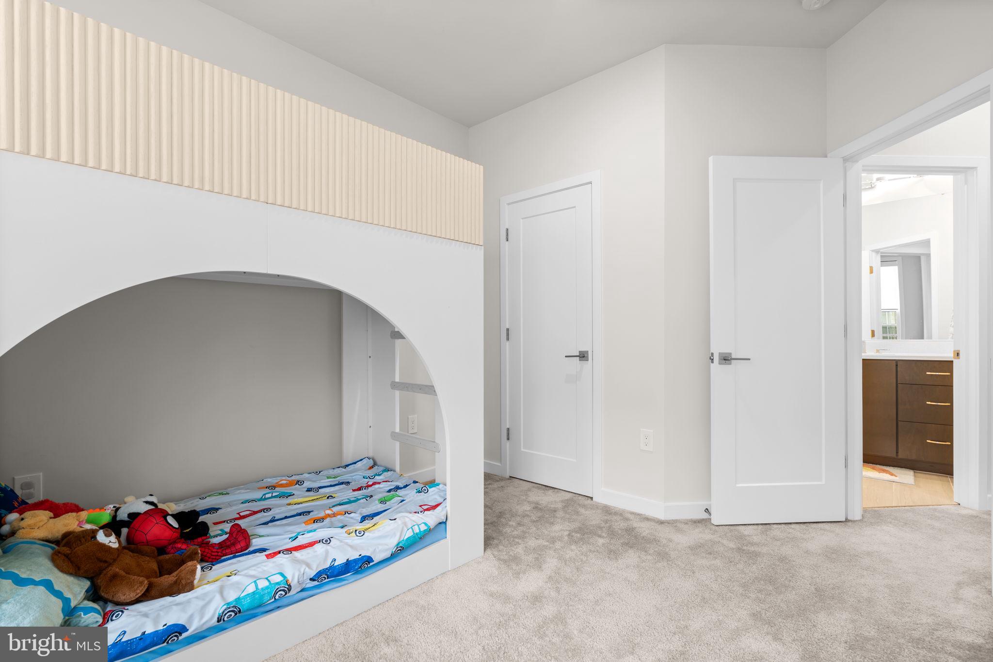 UNION PARK AT MCLEAN - Residential