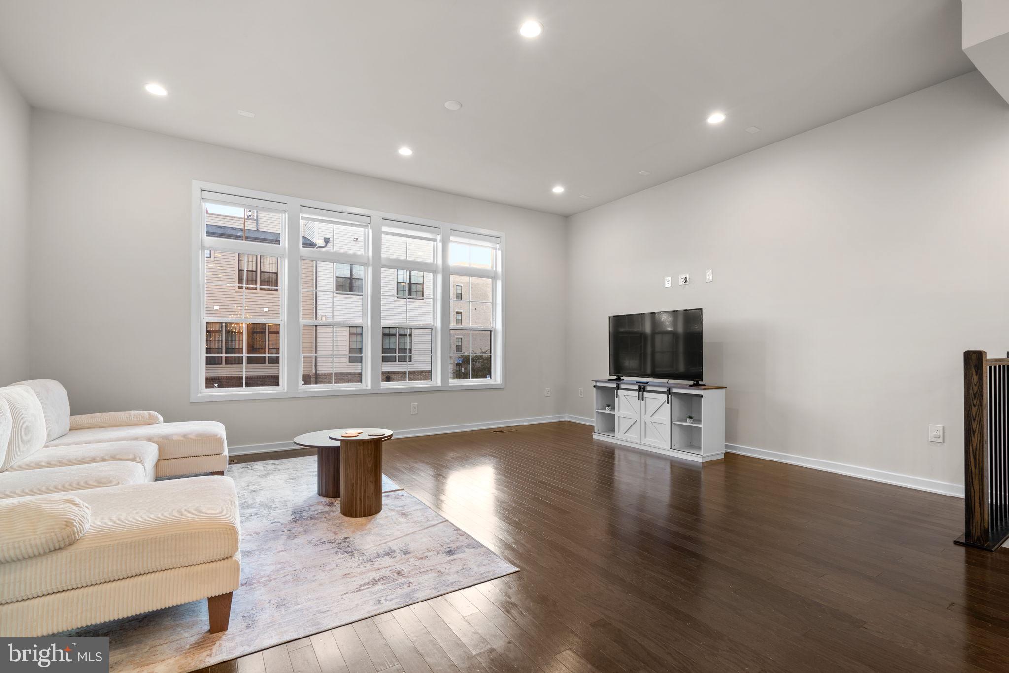 UNION PARK AT MCLEAN - Residential