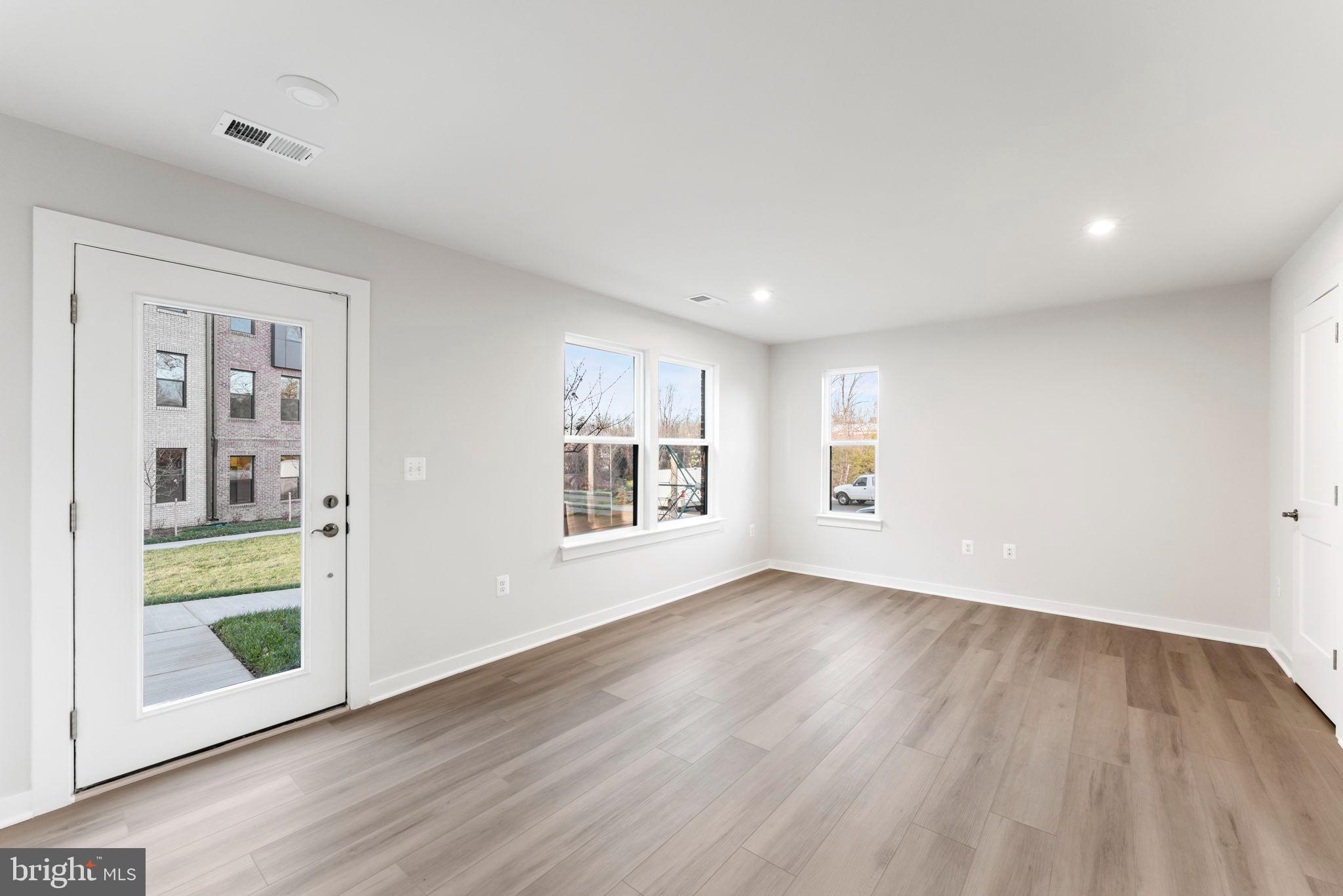 WESTFIELD - Residential Lease