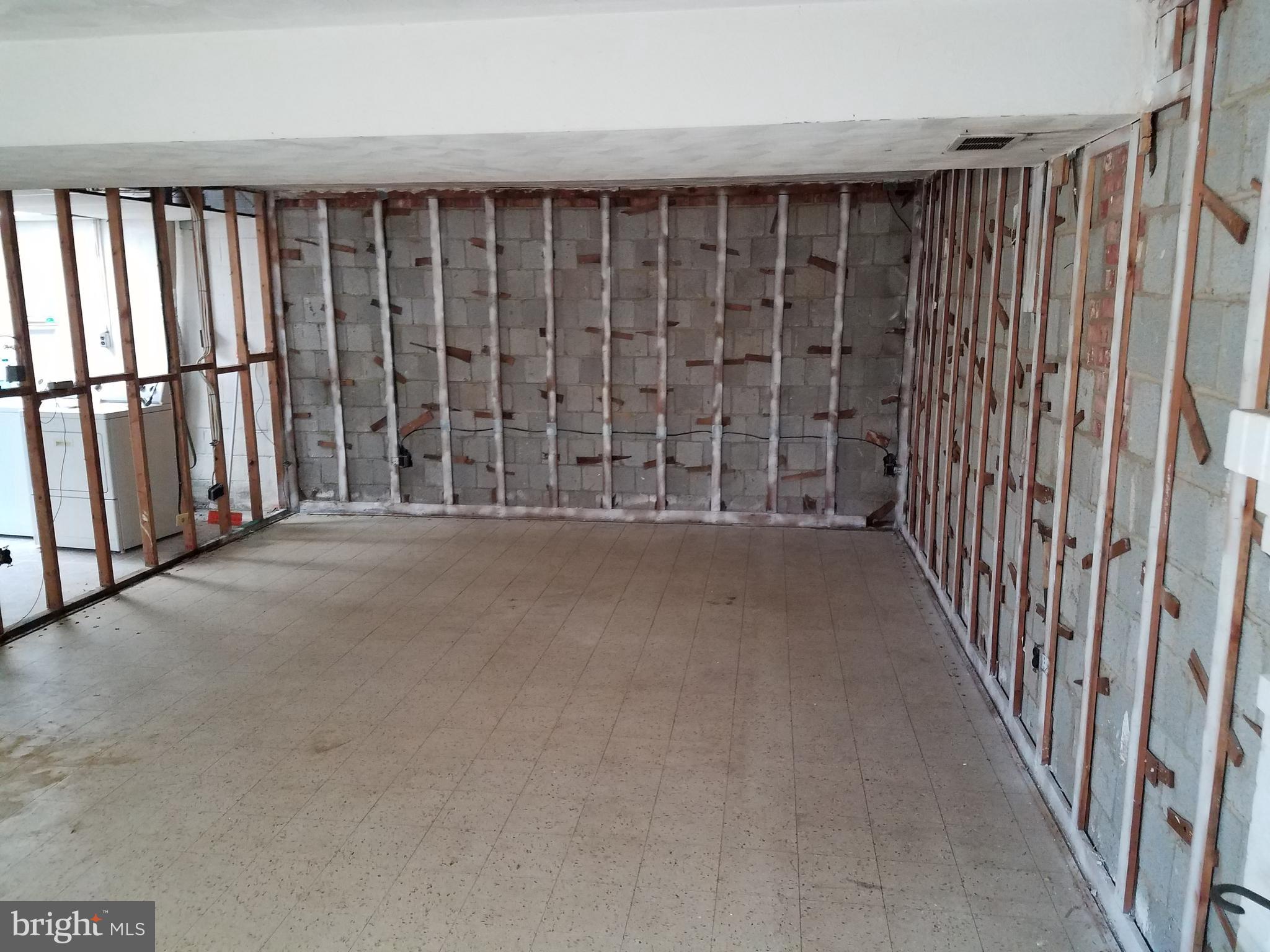 TEMPLE HILLS - Residential