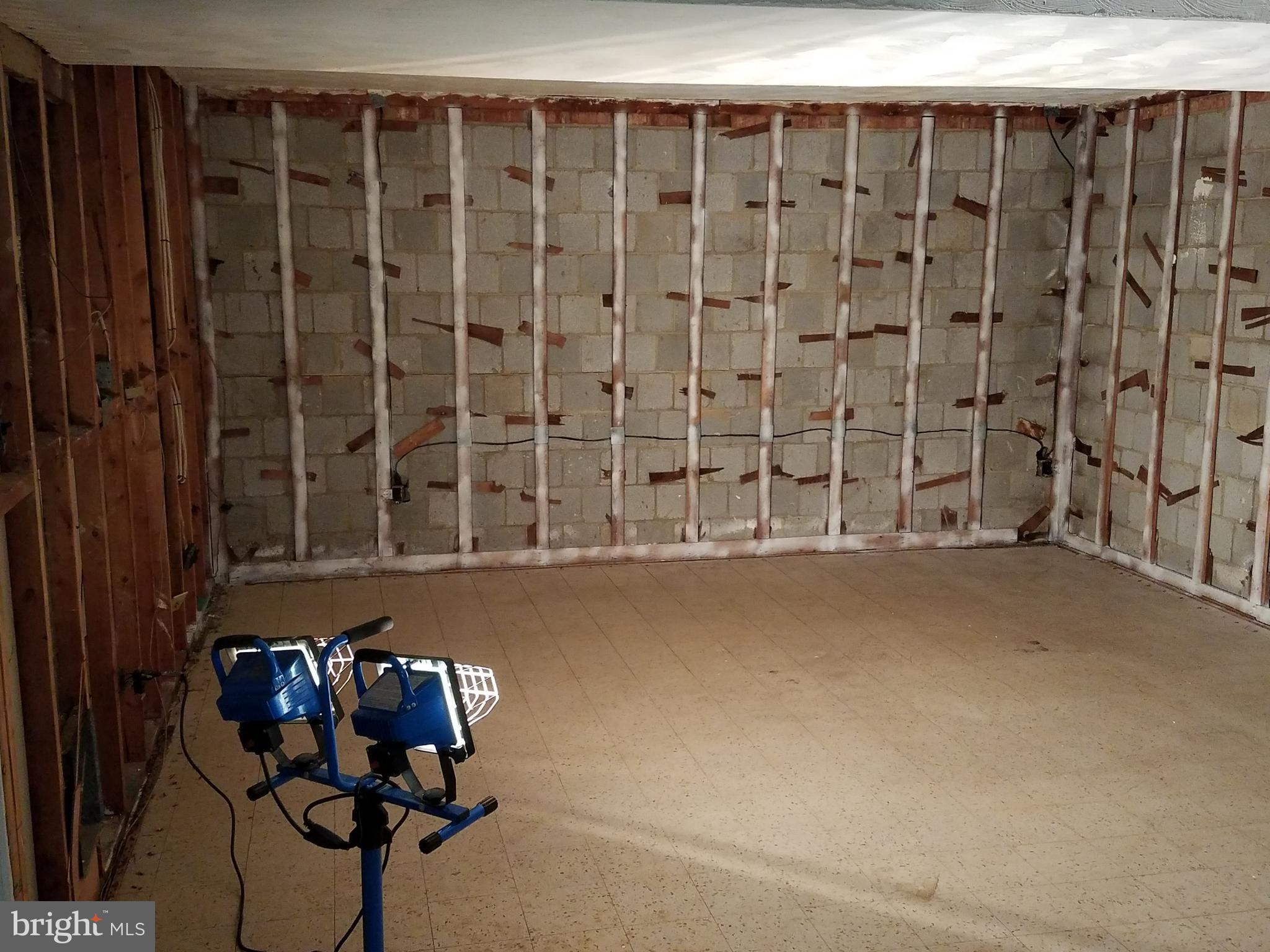 TEMPLE HILLS - Residential