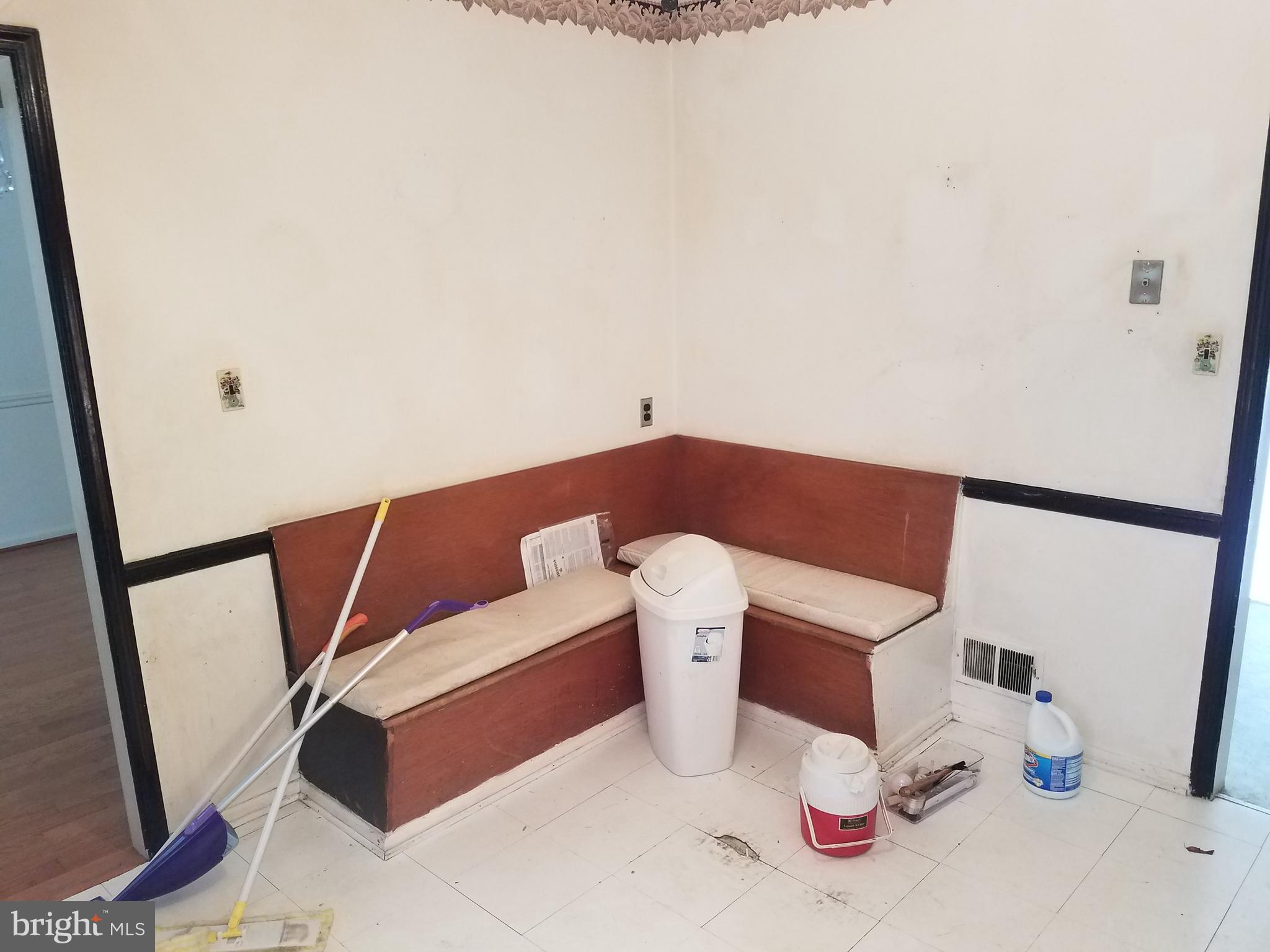 TEMPLE HILLS - Residential