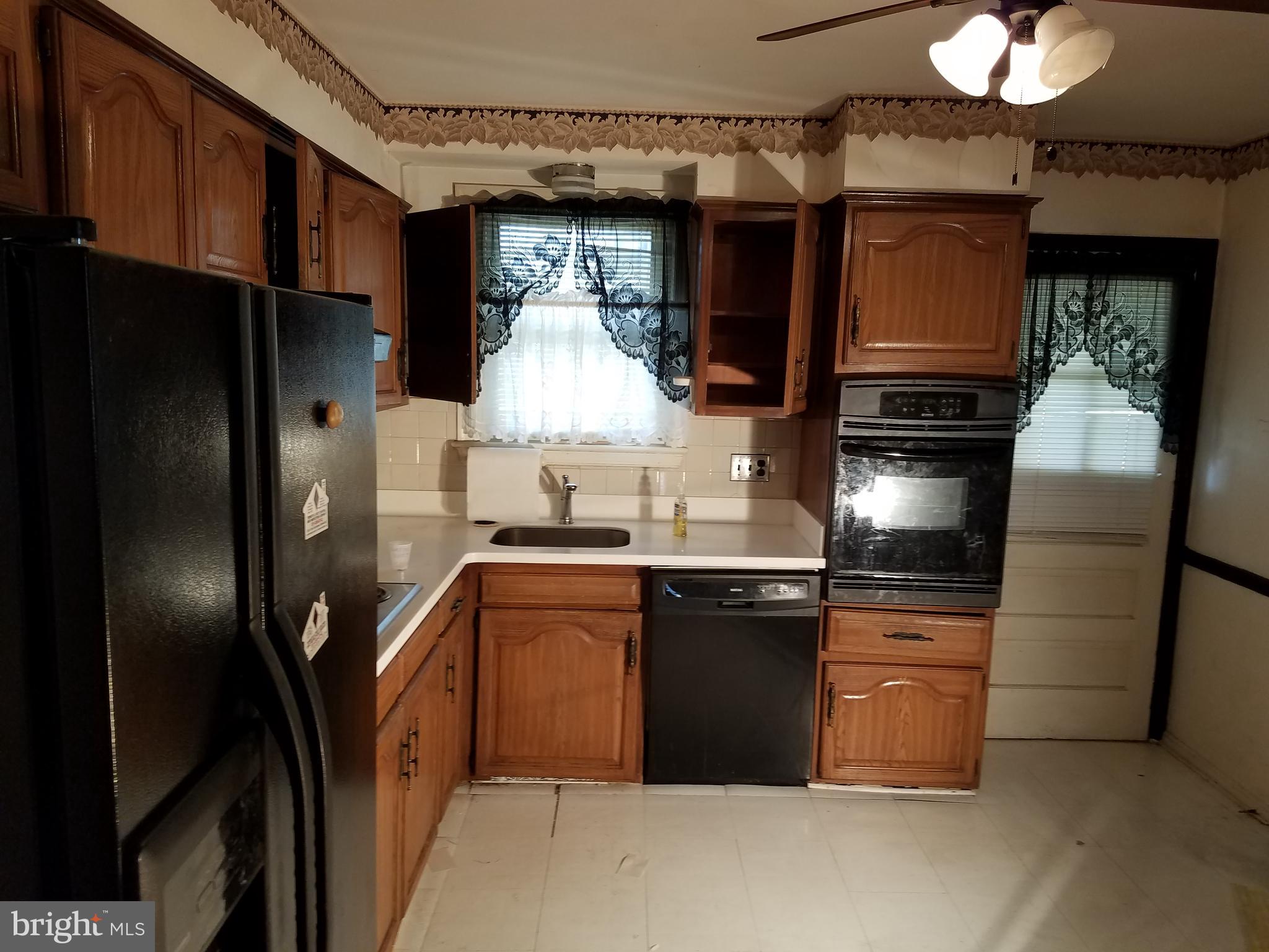 TEMPLE HILLS - Residential