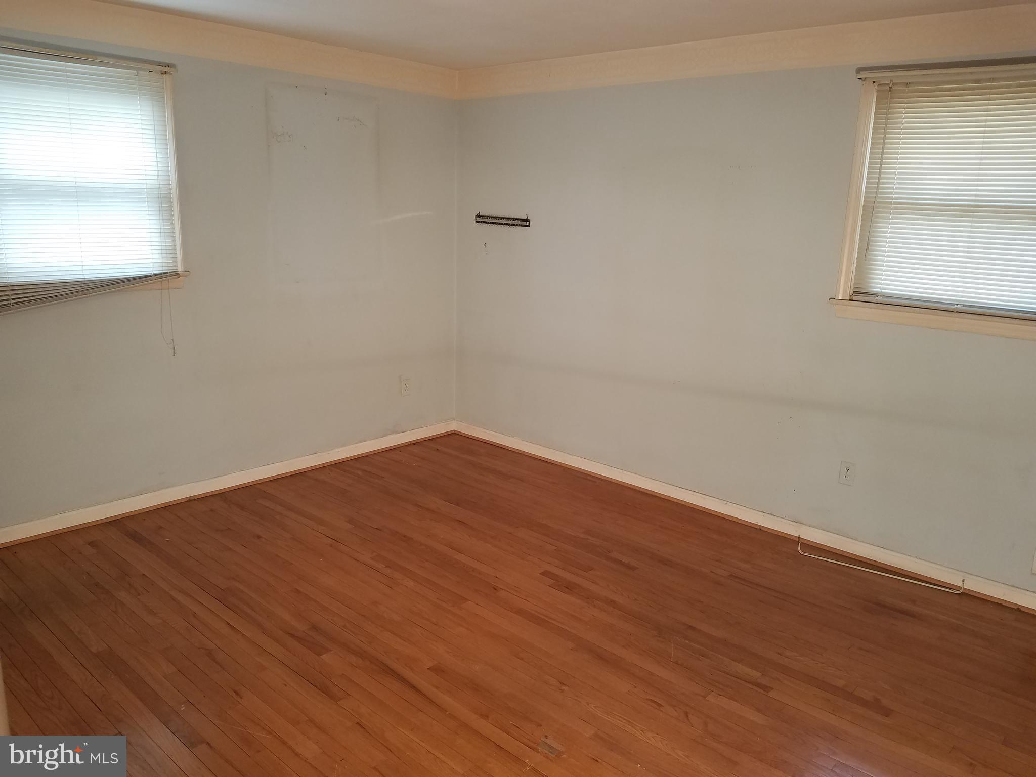 TEMPLE HILLS - Residential