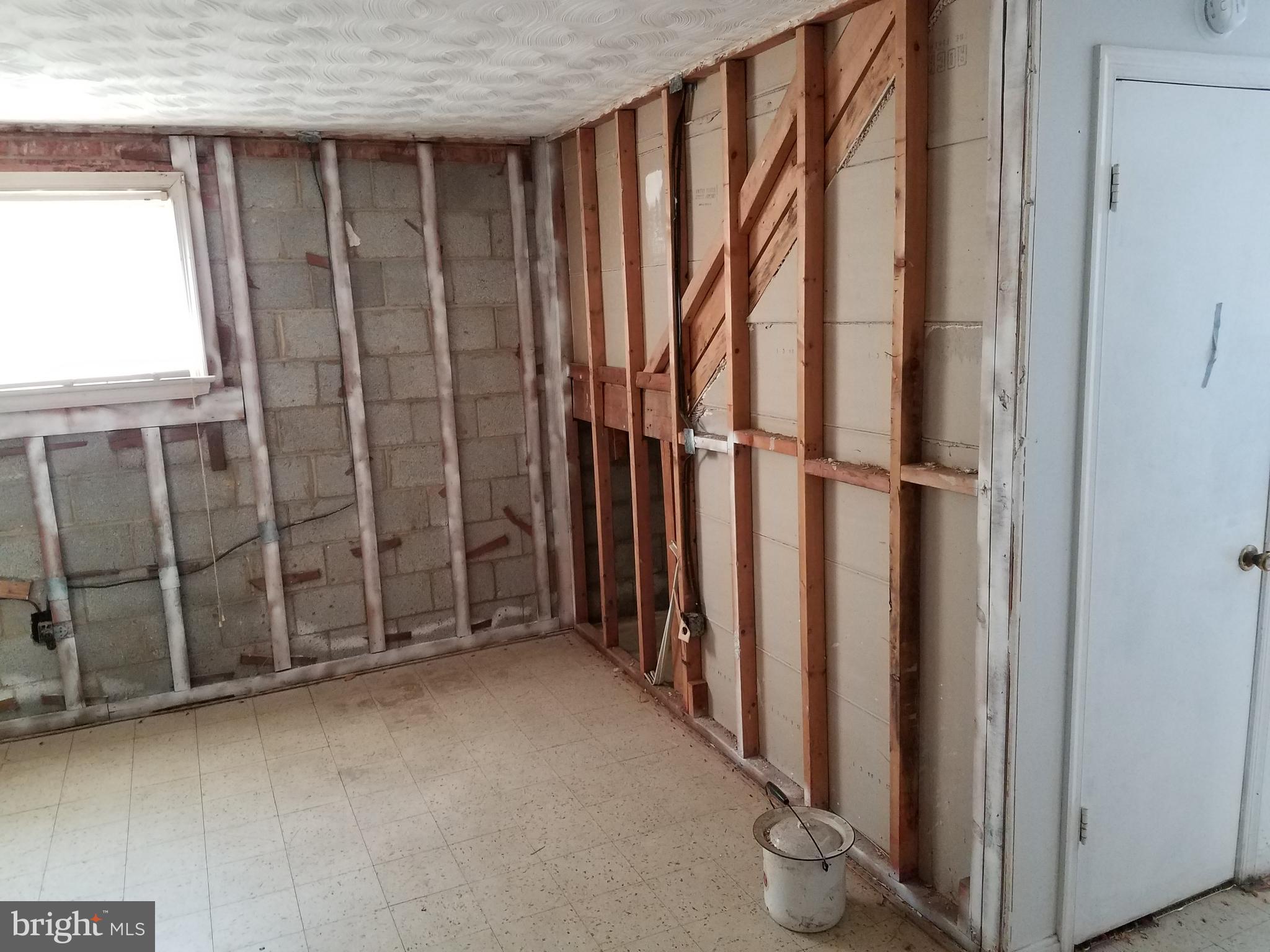 TEMPLE HILLS - Residential