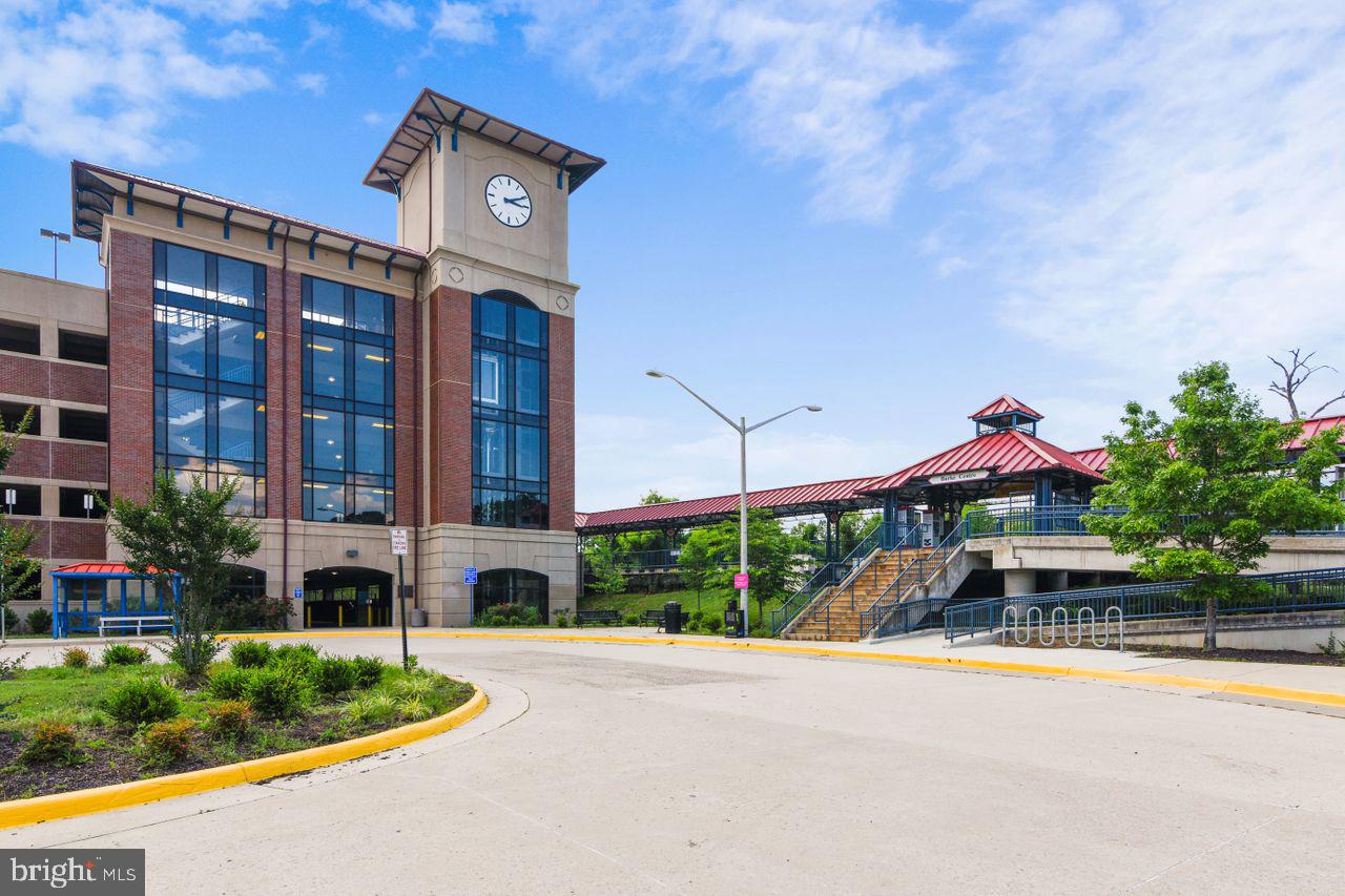 LAKE BRADDOCK - Residential