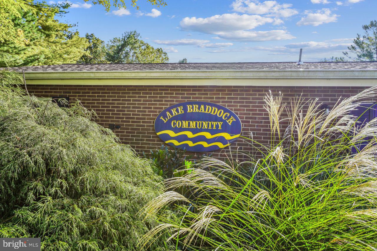 LAKE BRADDOCK - Residential