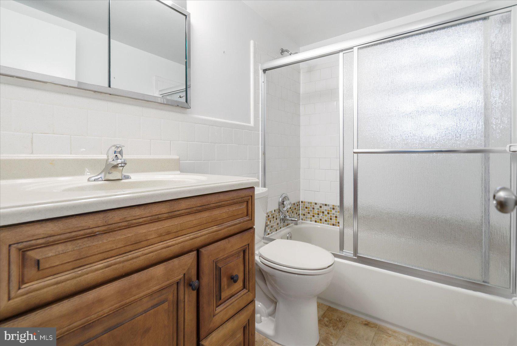 CROMWELL VALLEY - Residential Lease