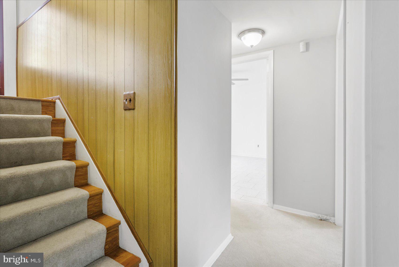 CROMWELL VALLEY - Residential Lease