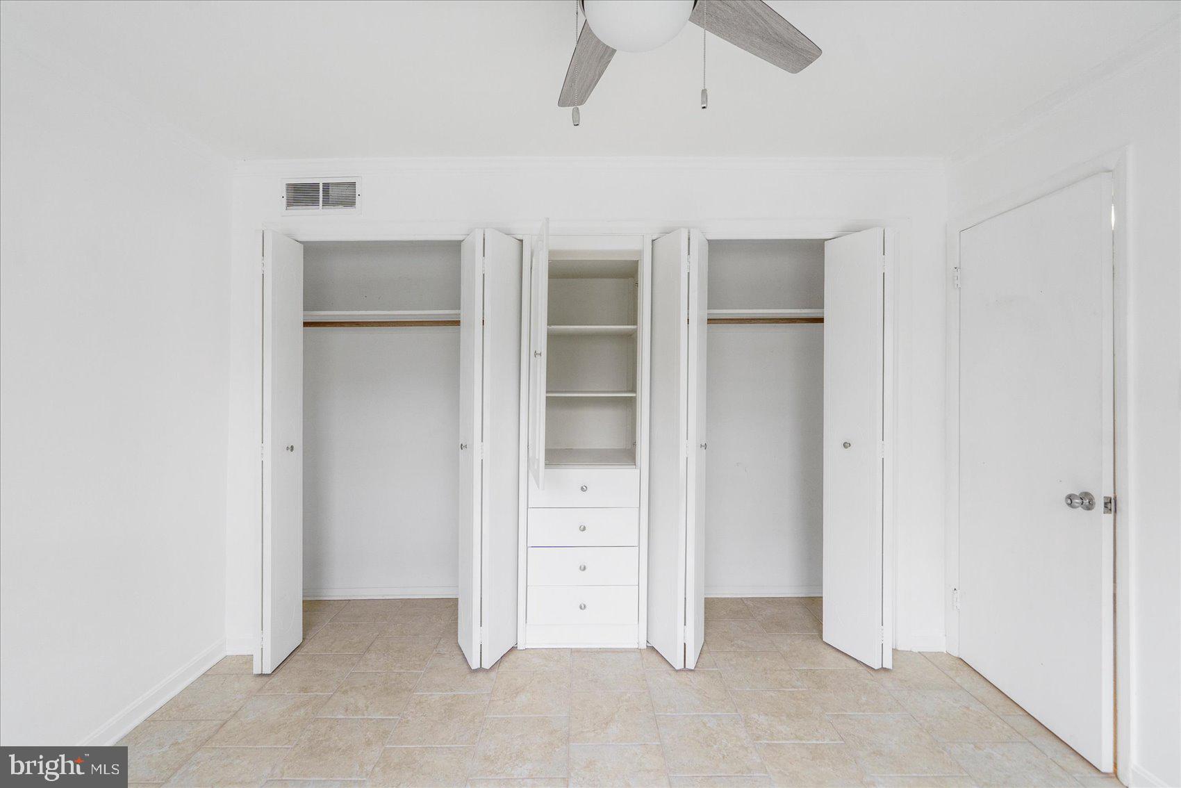 CROMWELL VALLEY - Residential Lease