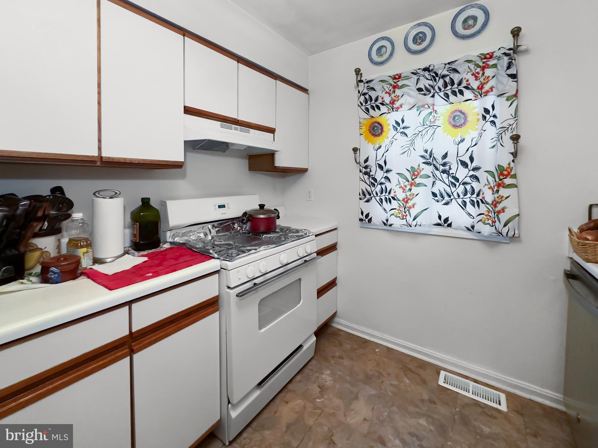 POINT OF WOODS - Residential