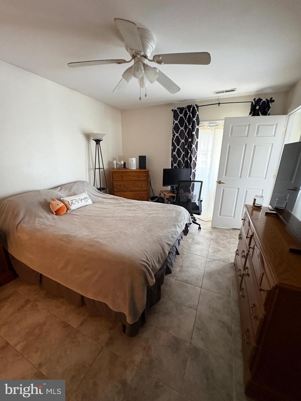 3303 S SAGAMORE DRIVE I