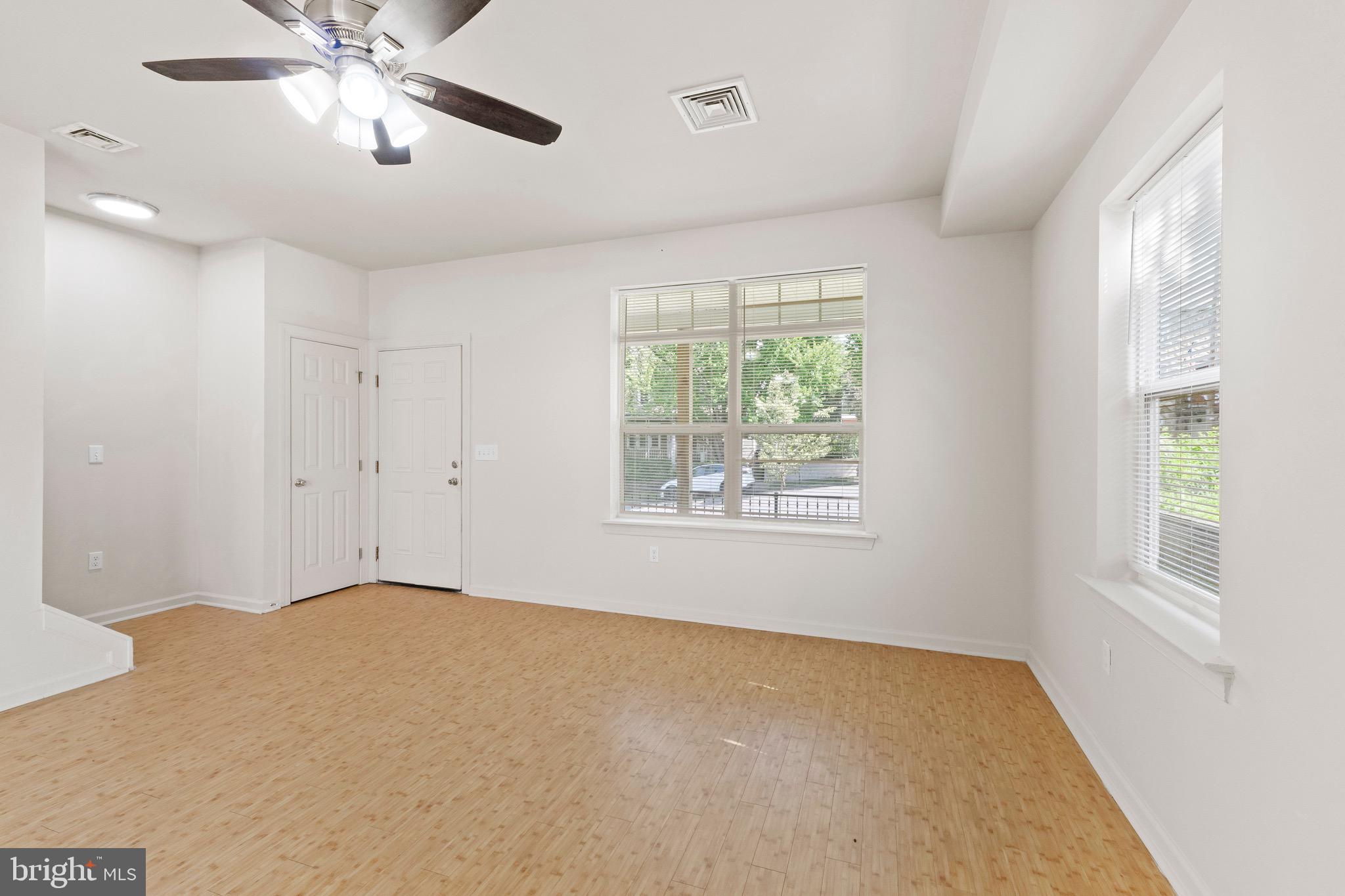 271 W FAIRVIEW STREET