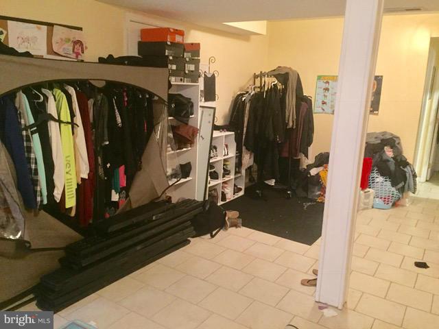 CENTREVILLE GREEN - Residential Lease