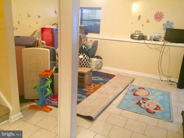 CENTREVILLE GREEN - Residential Lease