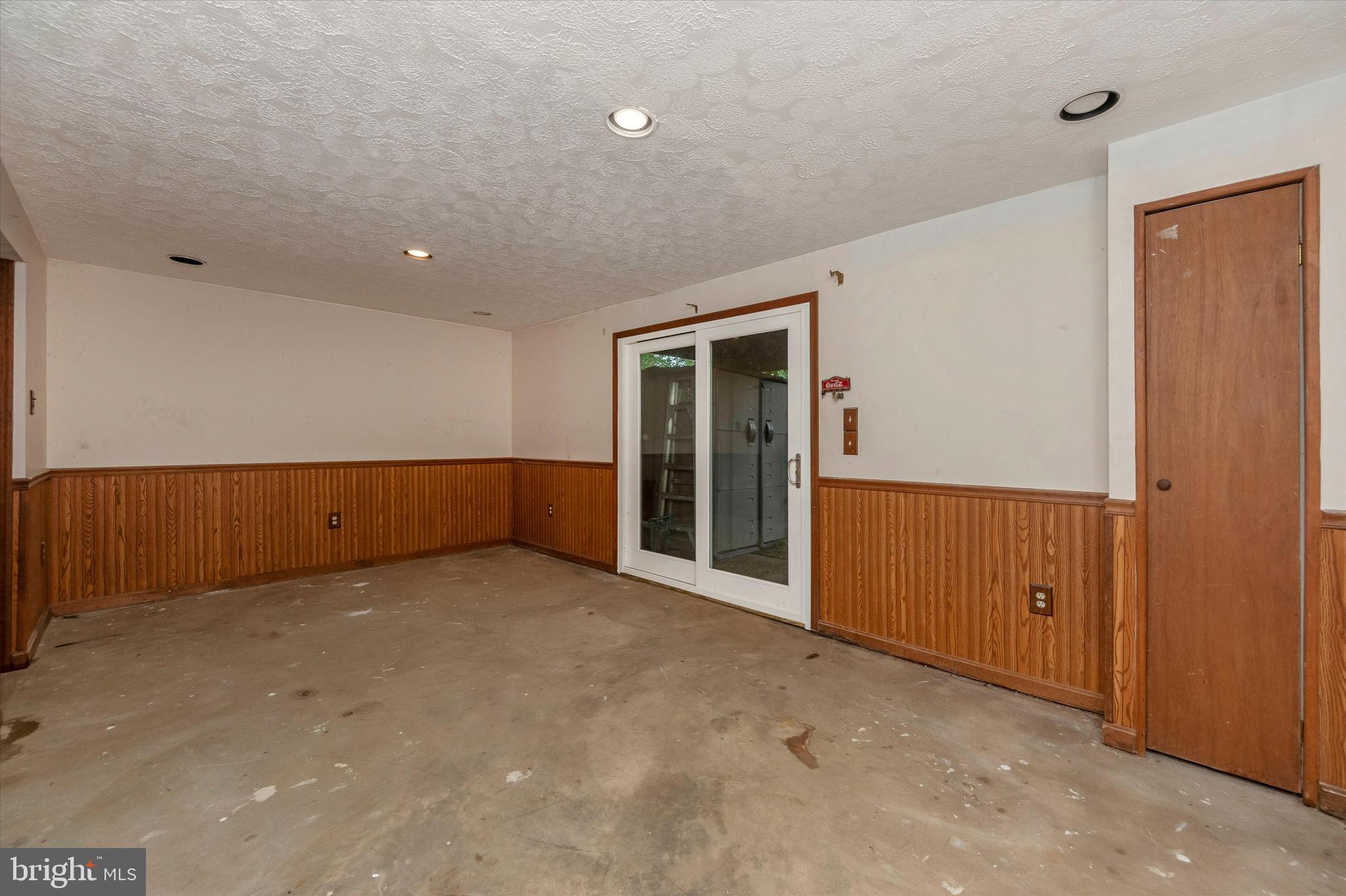 OAK SPRINGS - Residential