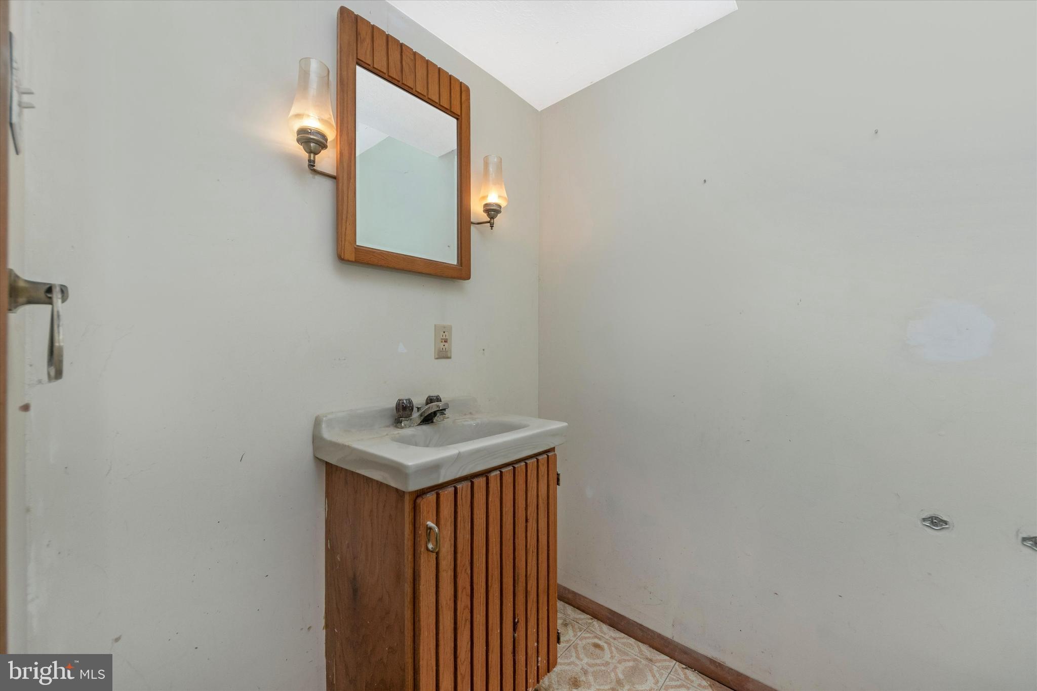 OAK SPRINGS - Residential