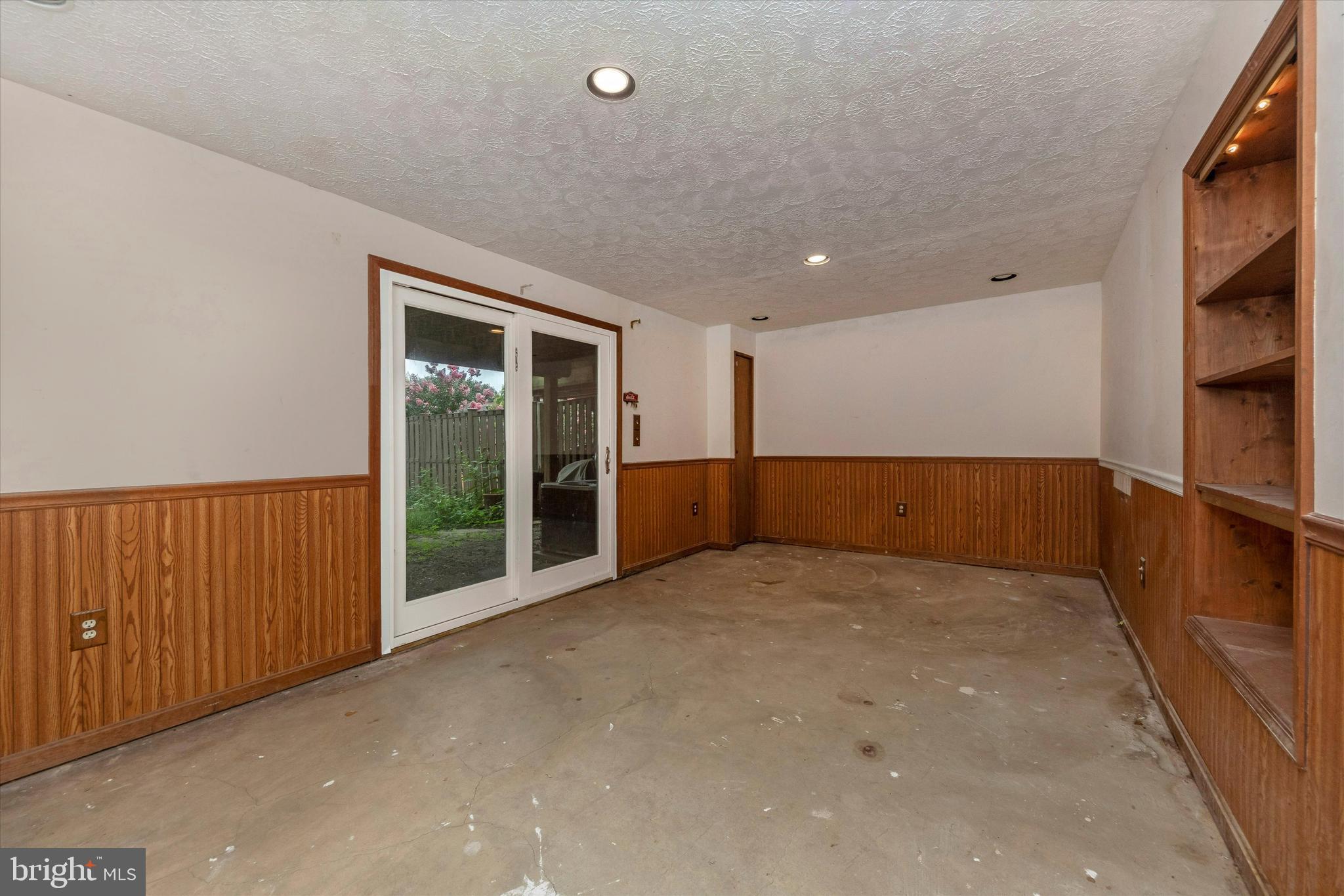 OAK SPRINGS - Residential